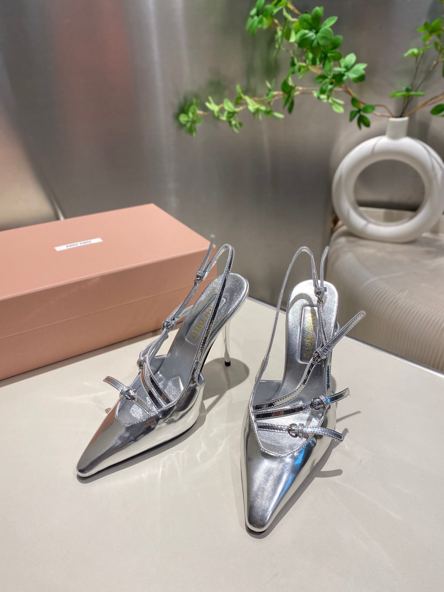 CROSS STRAP HIGH HEELED SLINGBACK IN SILVER METALLIC GLOSSY SHEEPSKIN - 34