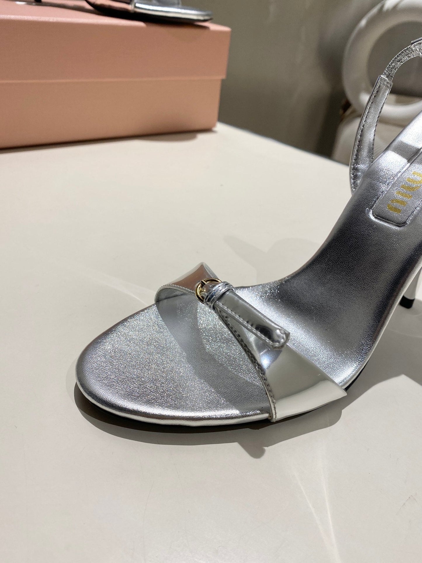 TWO STRAP HIGH HEELED SANDALS IN SILVER METALLIC GLOSSY SHEEPSKIN - 34