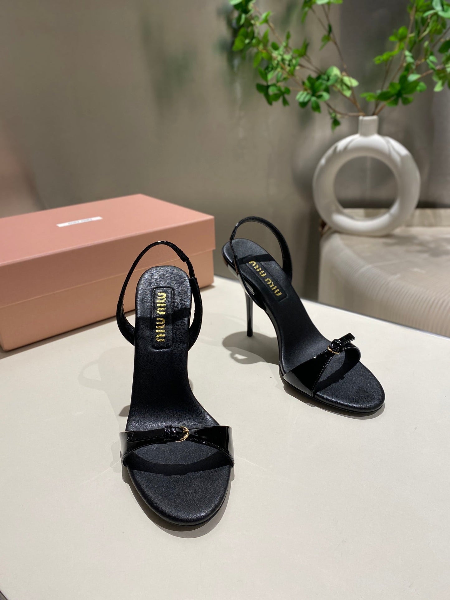 TWO STRAP HIGH HEELED SANDALS IN BLACK GLOSSY SHEEPSKIN - 34