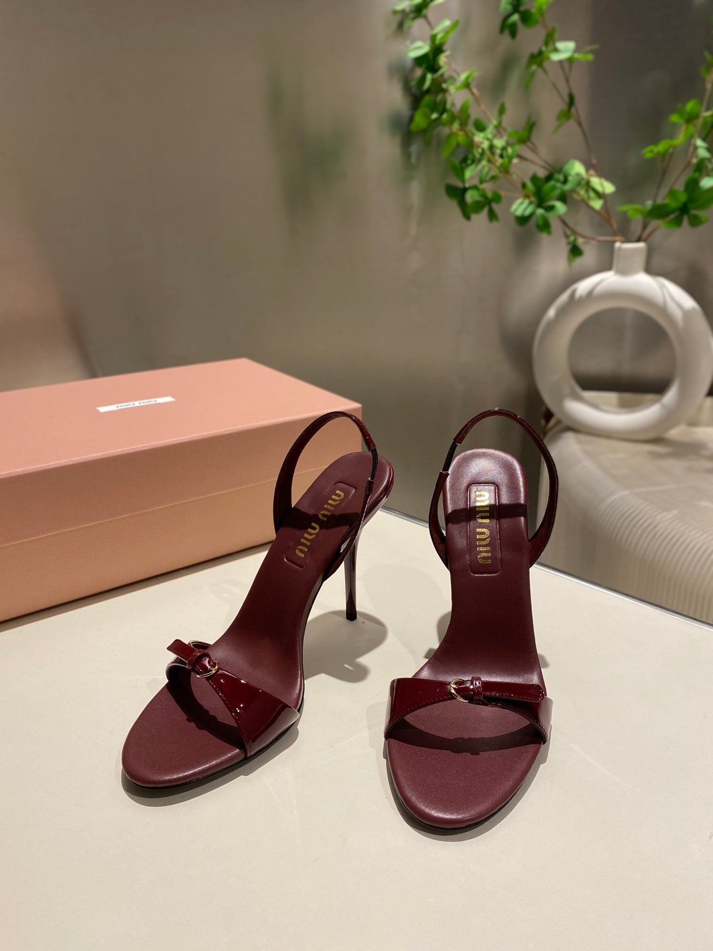TWO STRAP HIGH HEELED SANDALS IN WINE RED GLOSSY SHEEPSKIN - 34