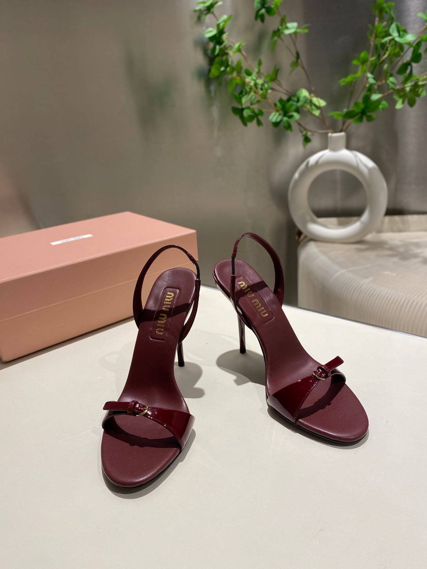 TWO STRAP HIGH HEELED SANDALS IN WINE RED GLOSSY SHEEPSKIN - 34