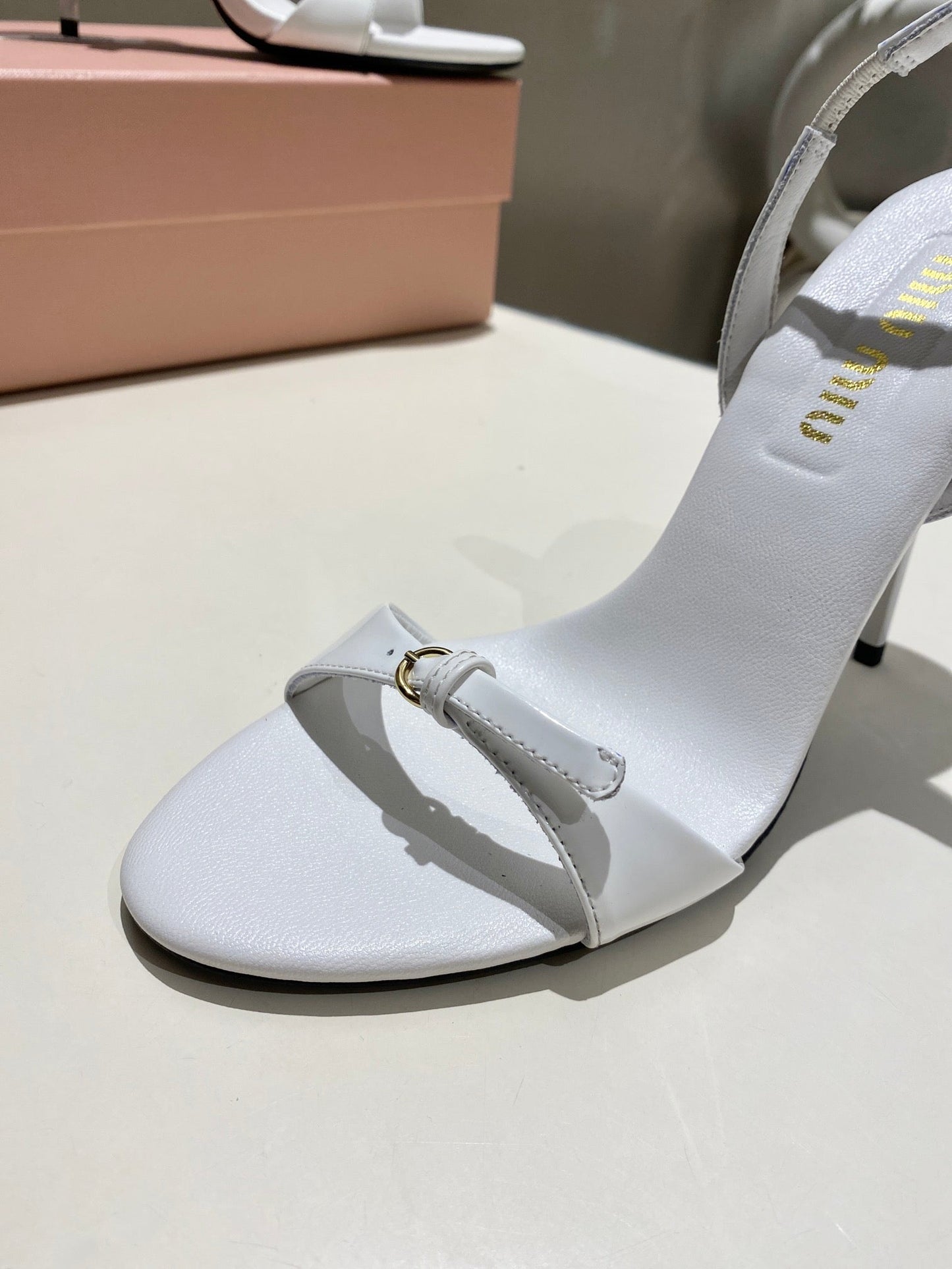 TWO STRAP HIGH HEELED SANDALS IN WHITE GLOSSY SHEEPSKIN - 34