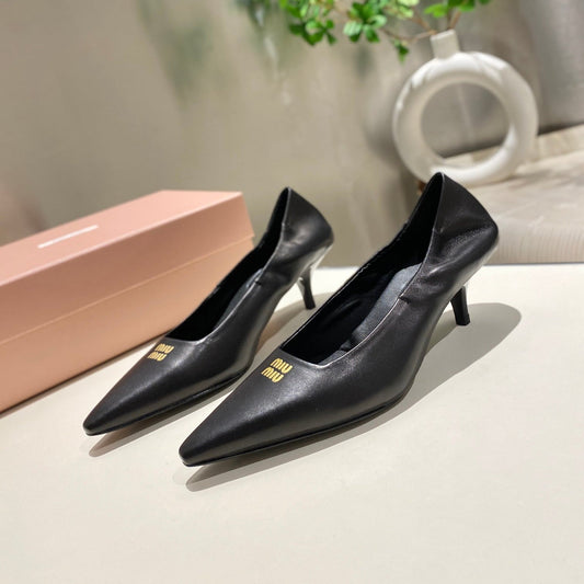 POINTED-TOE MID HEEL PUMPS IN BLACK SMOOTH LAMBSKIN - 34