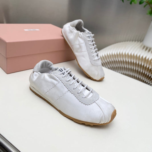 КРОСІВКИ MIUMIU 26S З БІЛОГО АТЛАСУ PLUME