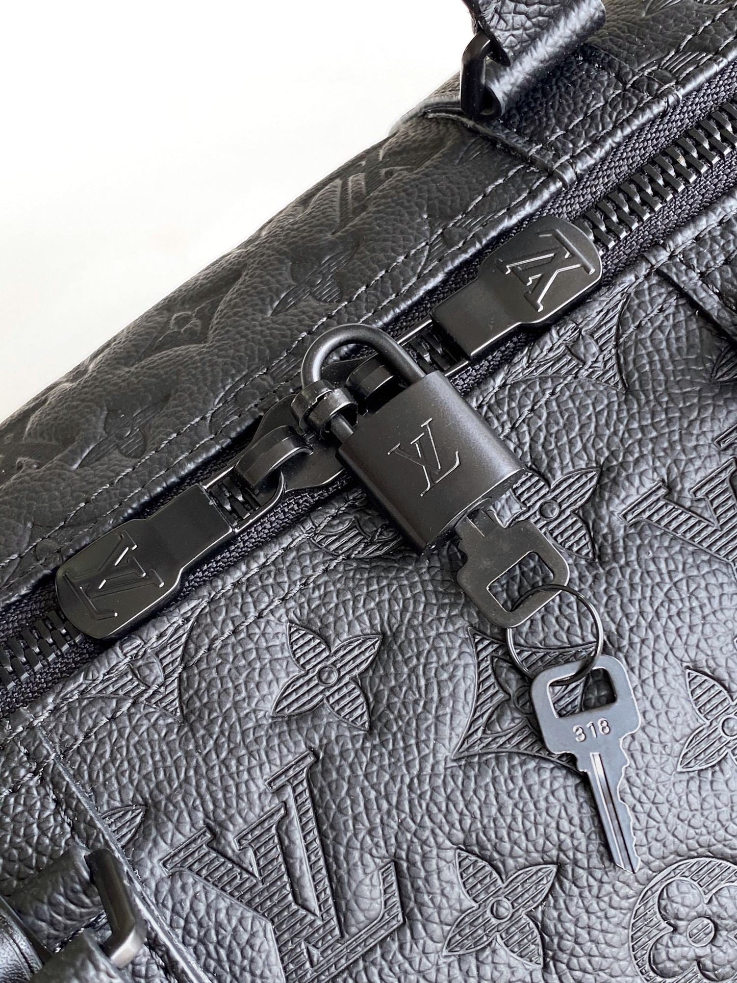 LV 25S KEEPALL BANDOULIÈRE BAG 50 IN BLACK EMBOSSED TAURILLON CALFSKIN MONOGRAM