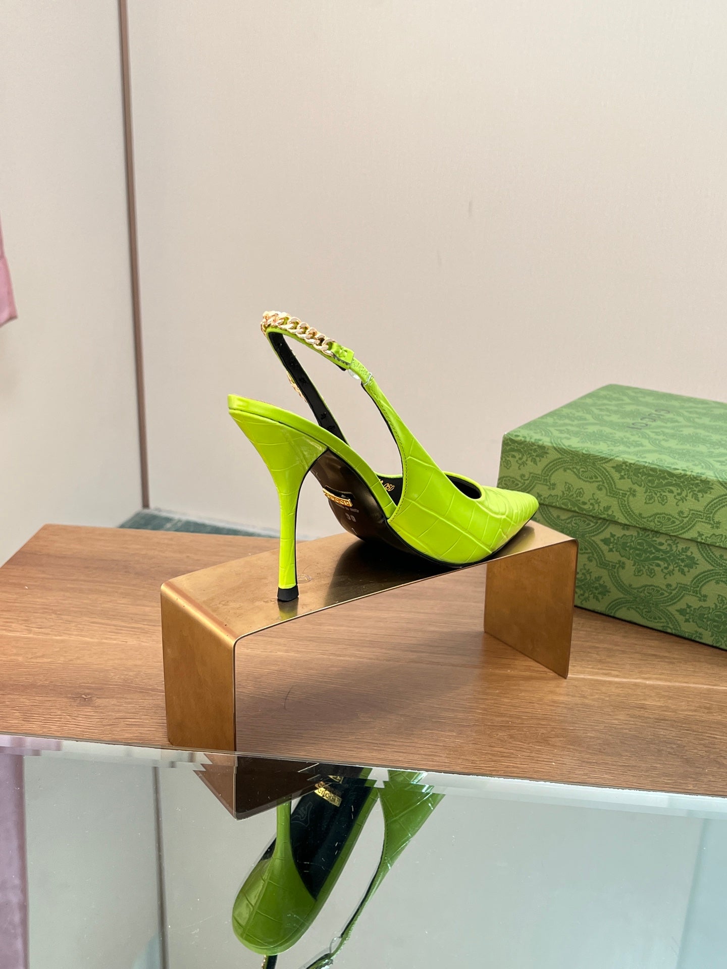 GG SIGNORIA SLINGBACK PUMP CHARTREUSE CALFSKIN - 35