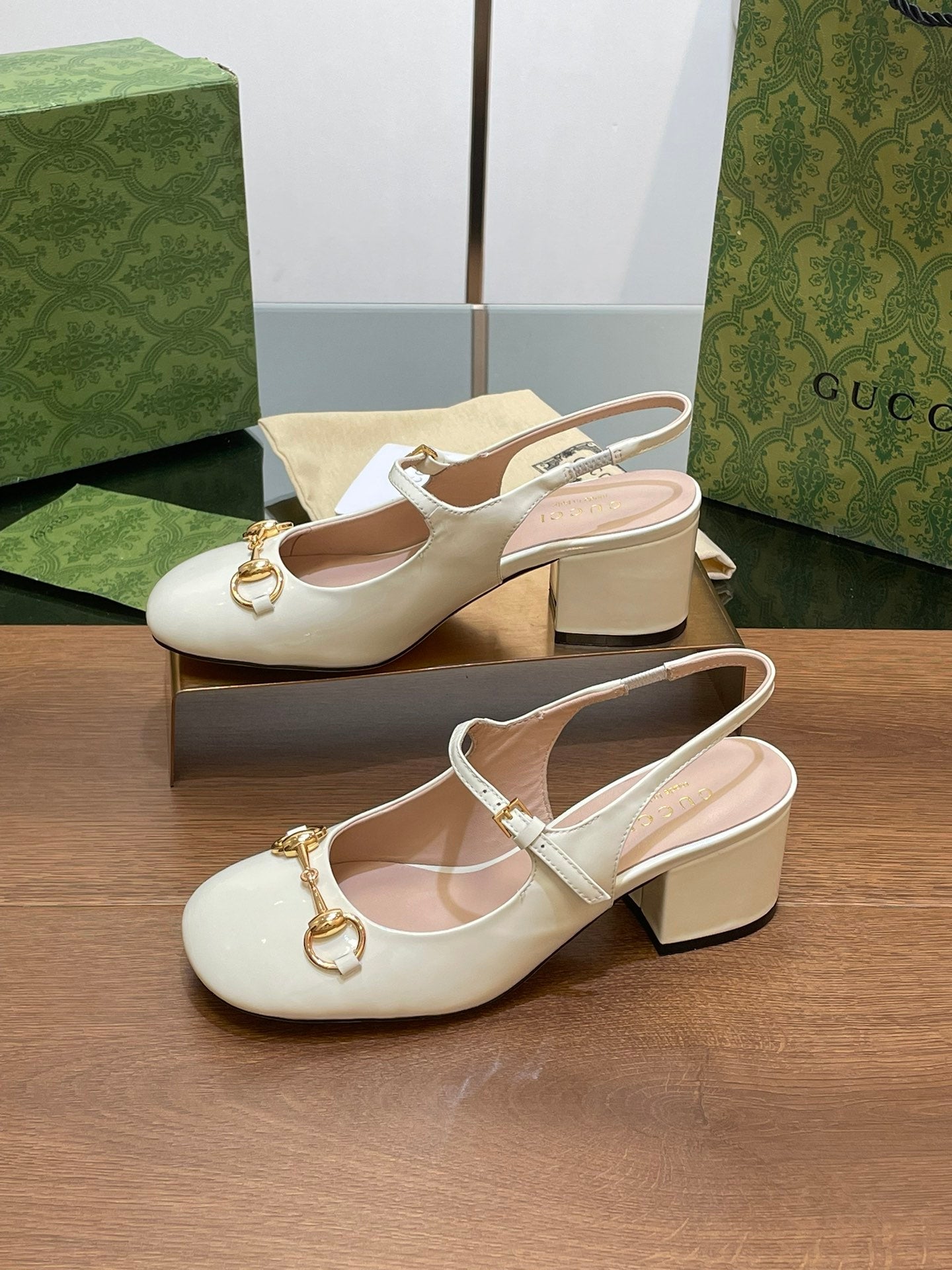 GG HORSEBIT PUMP WHITE GLOSSY LAMBSKIN - 35
