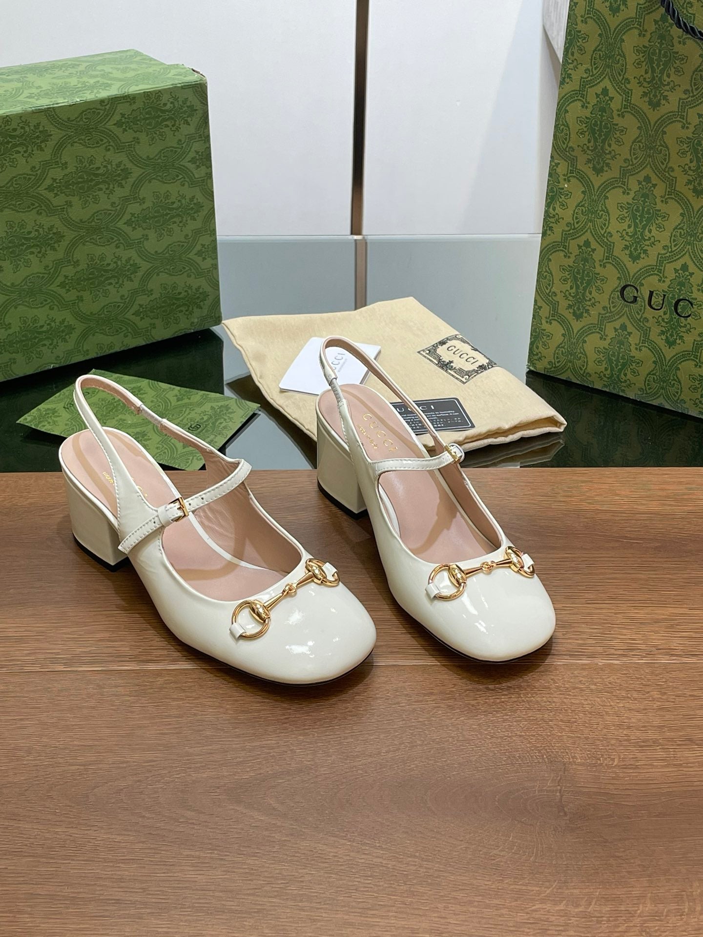 GG HORSEBIT PUMP WHITE GLOSSY LAMBSKIN - 35