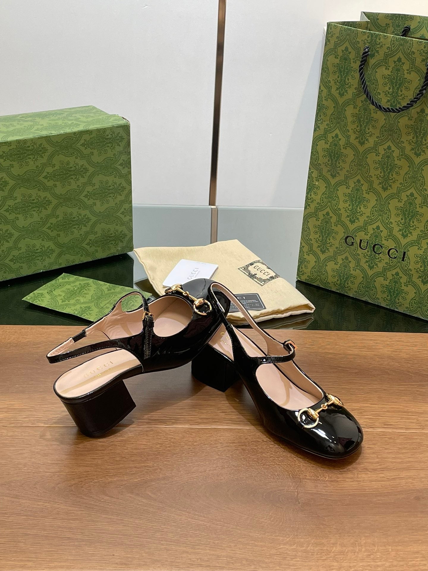 GG HORSEBIT PUMP BLACK GLOSSY LAMBSKIN - 35