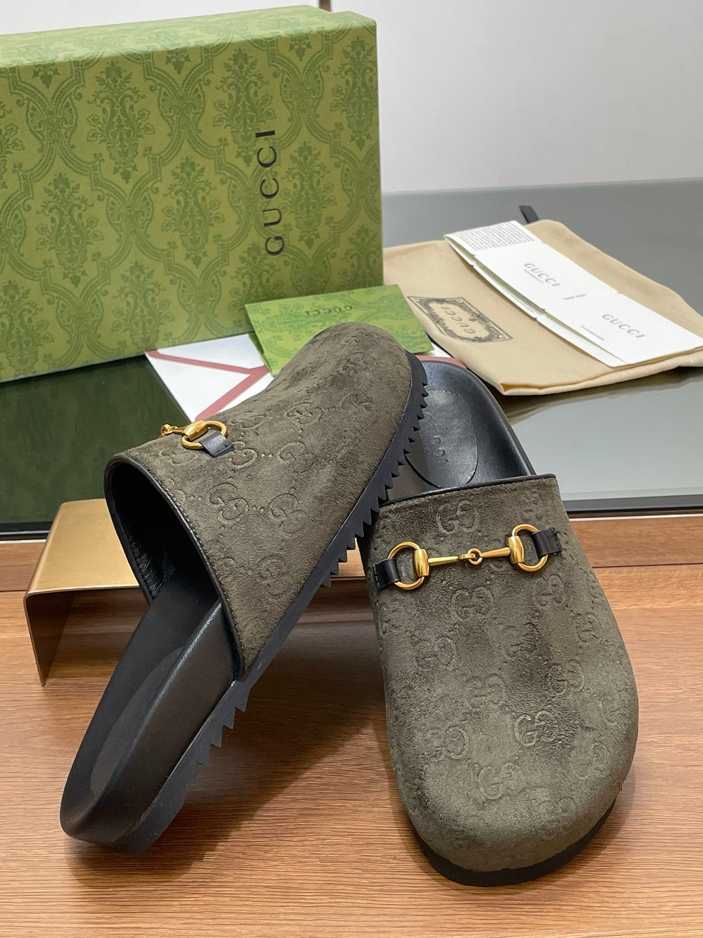 GG HORSEBIT MULE IN KHAKI GREEN EMBOSSED SUEDE AND SHEEPSKIN LINING - 35