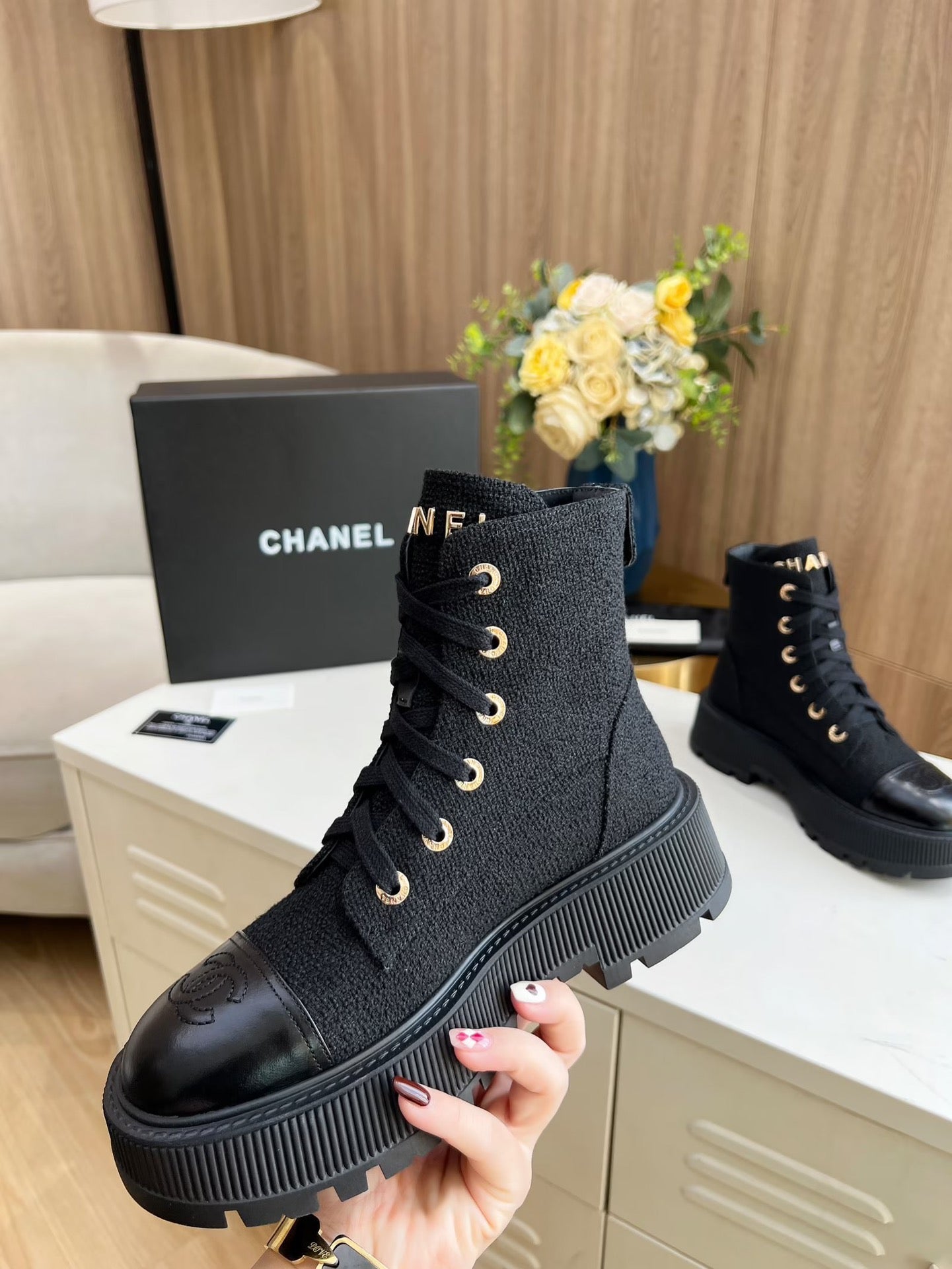 SHORT BOOTS IN BLACK TWEED AND CALFSKIN - 34