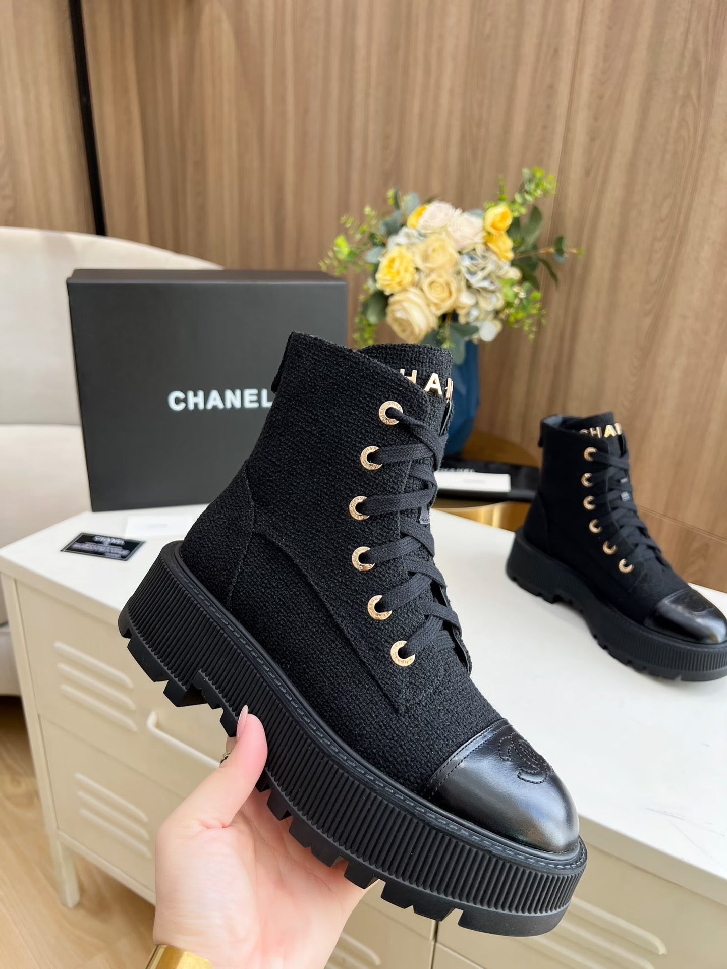SHORT BOOTS IN BLACK TWEED AND CALFSKIN - 34