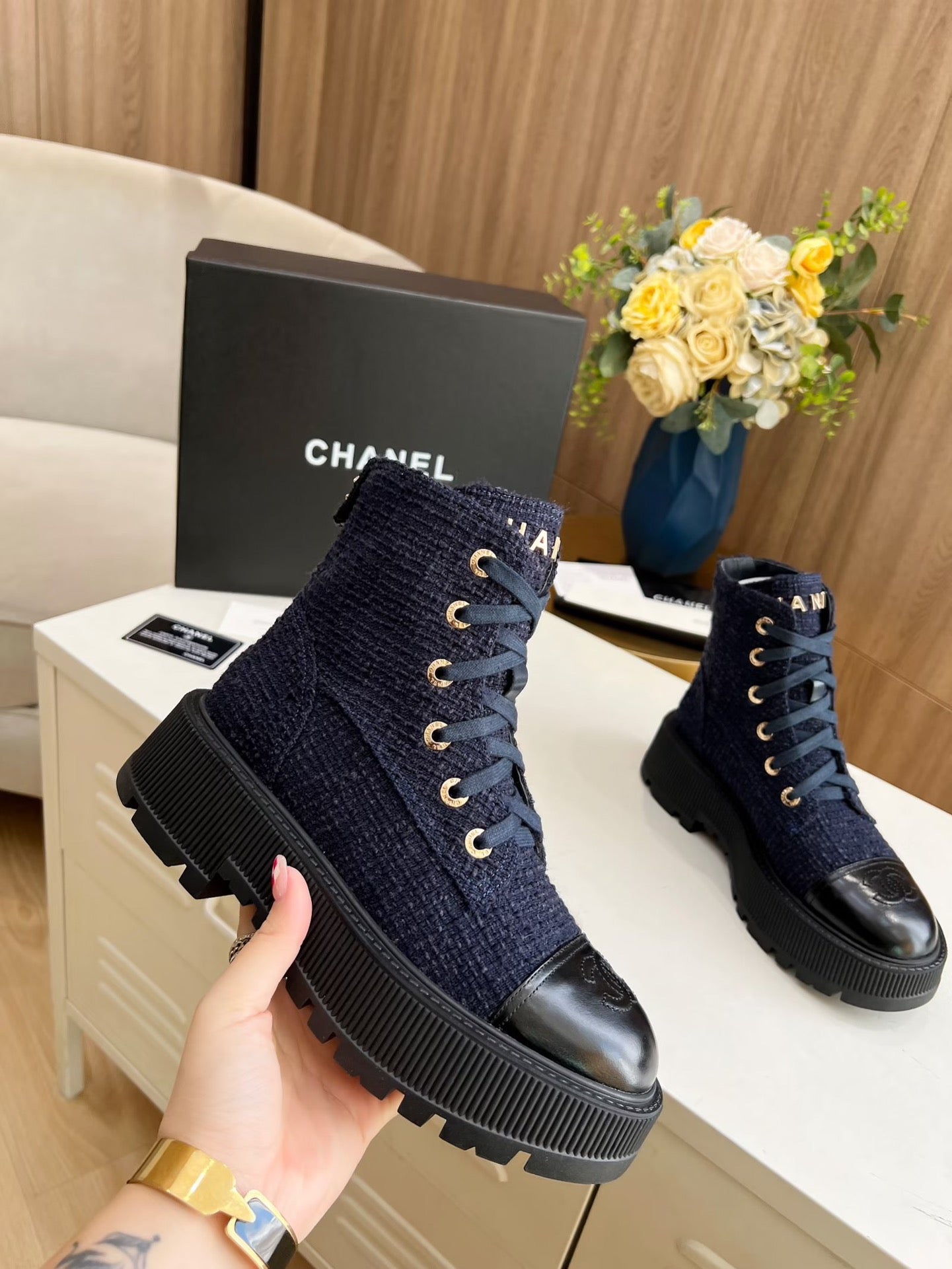 SHORT BOOTS IN DENIM BLUE TWEED AND BLACK CALFSKIN - 34