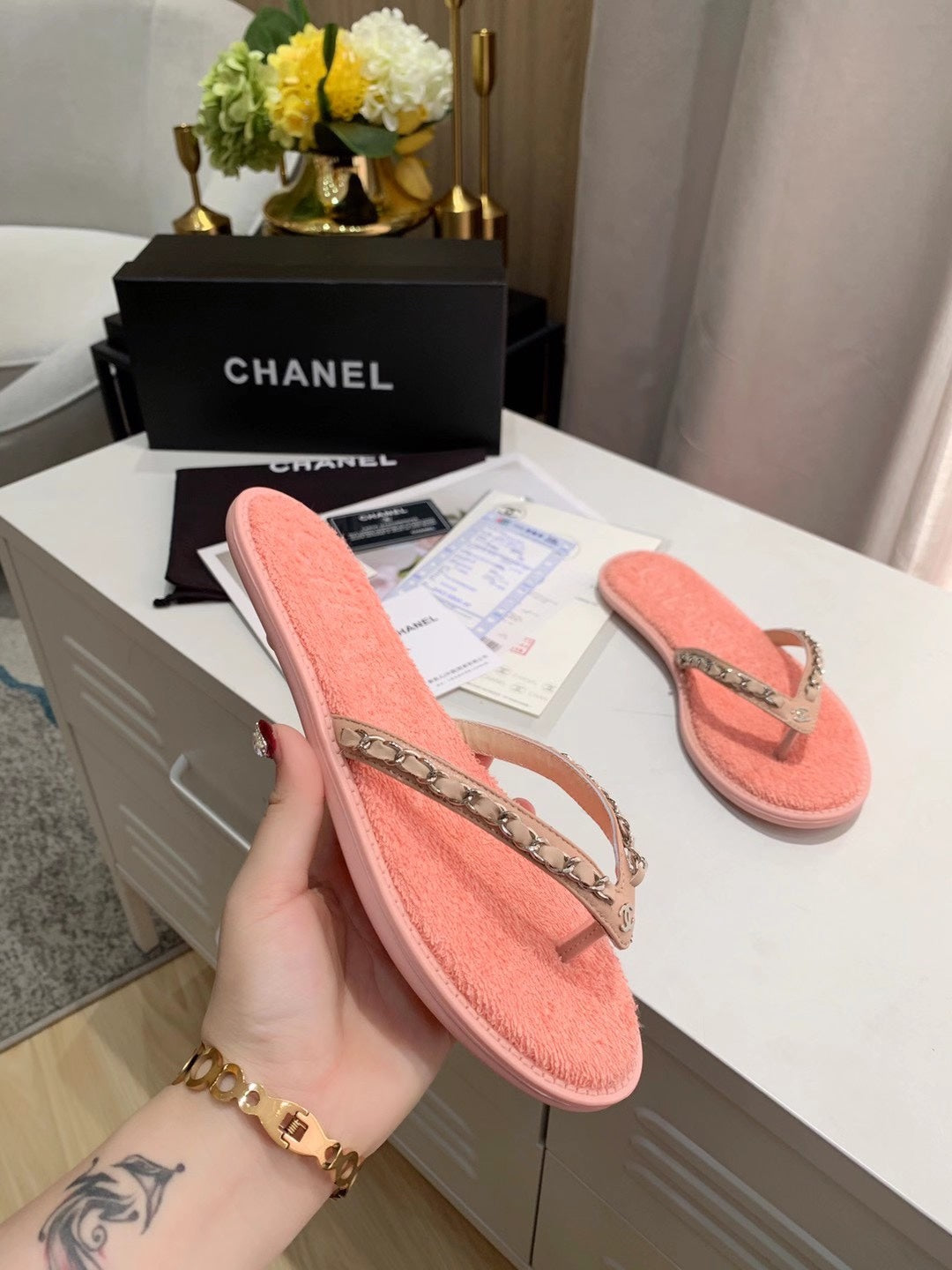 THONG SLIPPERS IN LIGHT PINK COWHIDE - 35