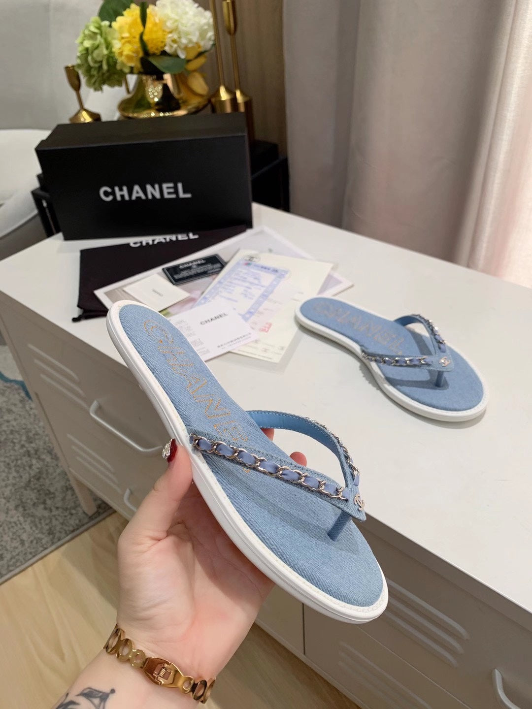 THONG SLIPPERS IN LIGHT BLUE DENIM - 35
