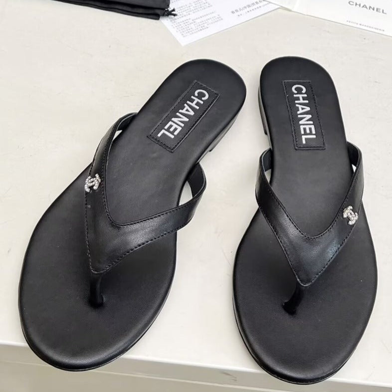 THONG SLIPPERS IN BLACK COWHIDE - 35