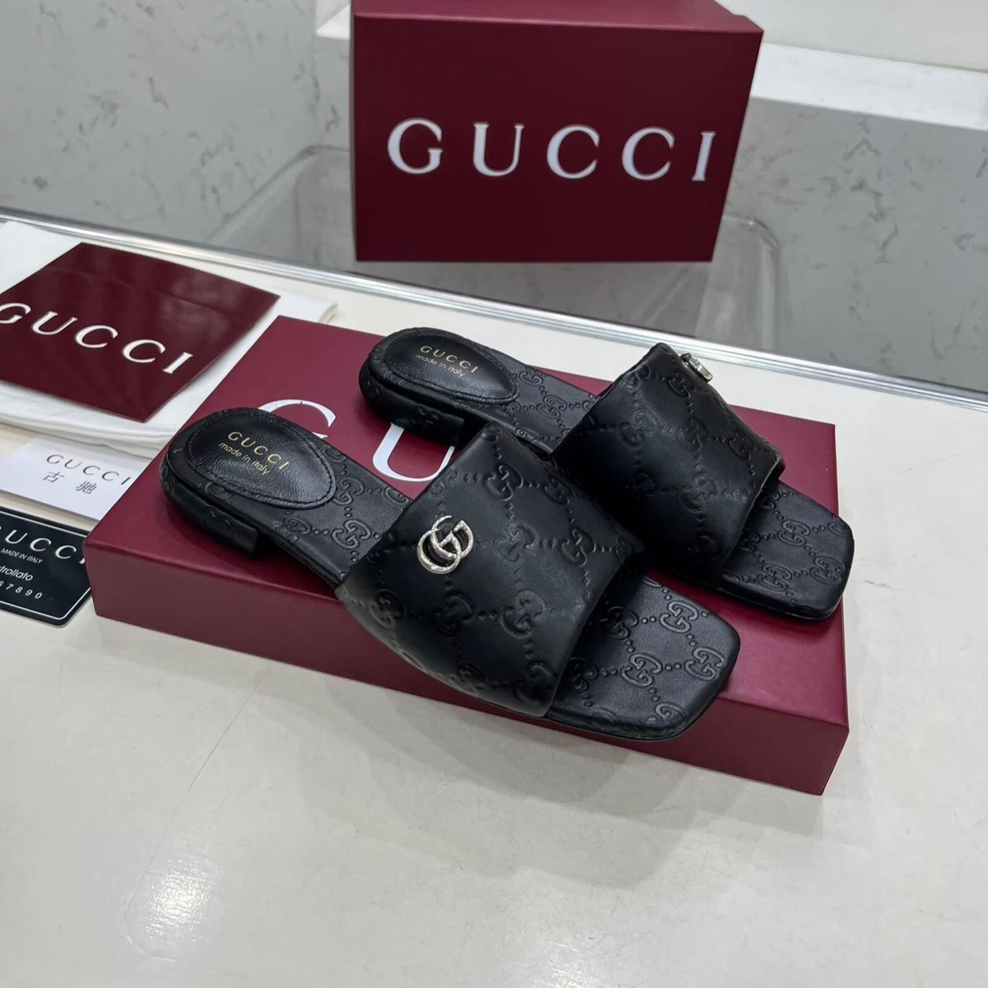 GG CASUAL SLIPPERS IN BLACK CALFSKIN LOGO EMBOSSING - 35
