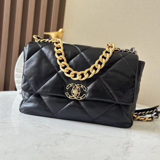 СУМКА-ФЛЕП CHANEL 26S 32 З ЧОРНОЇ ОВЕЧОЇ ШКІРИ