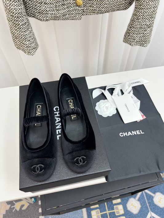 CC MARY JANE FLAT IN BLACK VELVET - 35