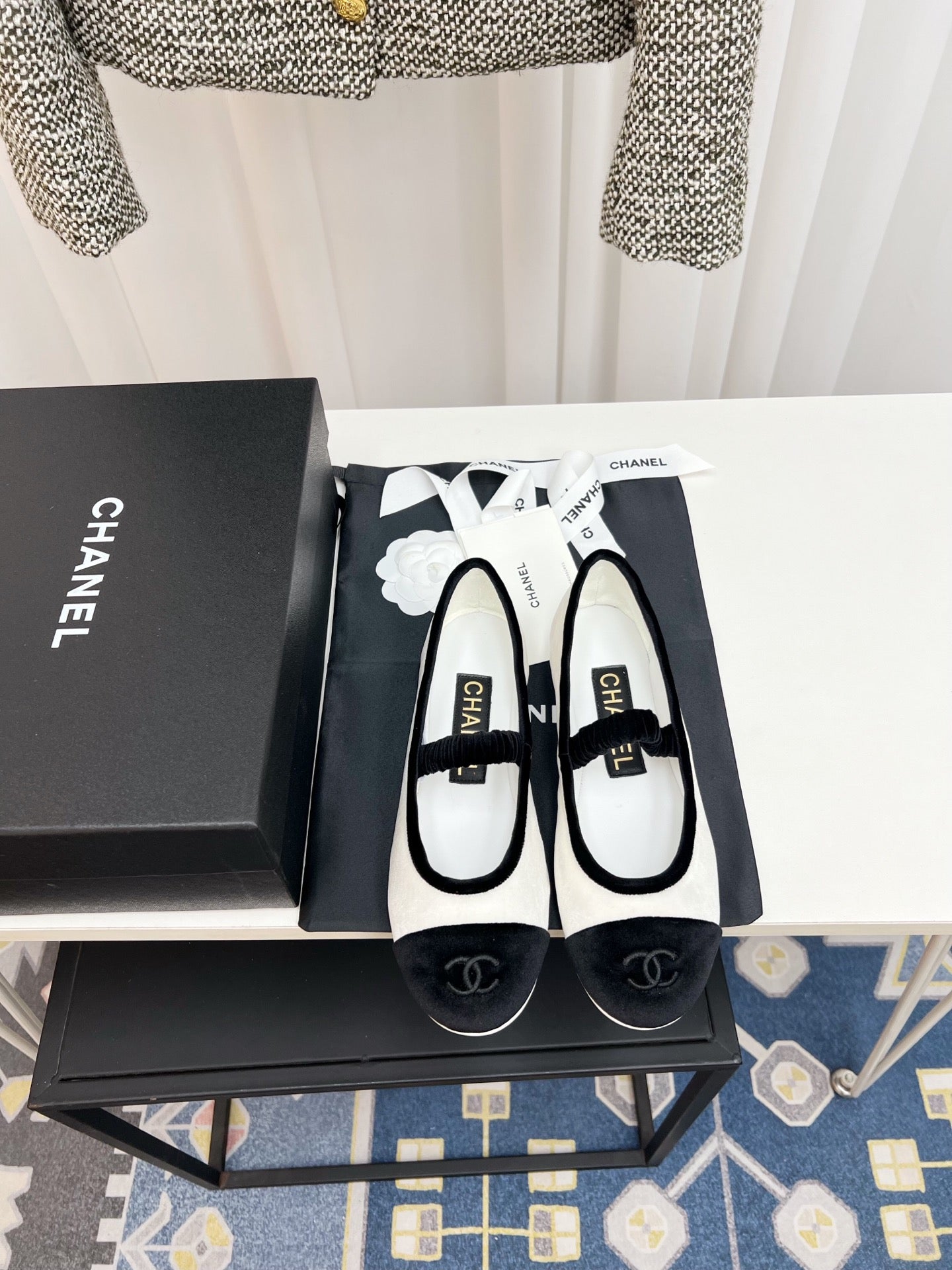 CC MARY JANE FLAT IN WHITE AND BLACK VELVET - 35