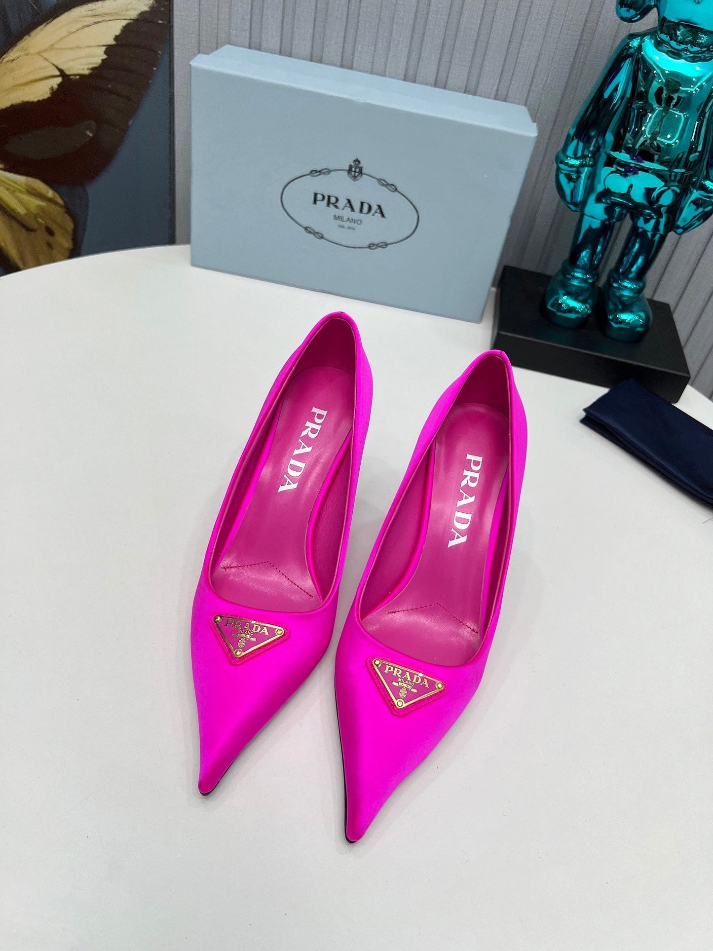 HIGH-HEEL PUMPS IN HOT PINK SATIN - 34