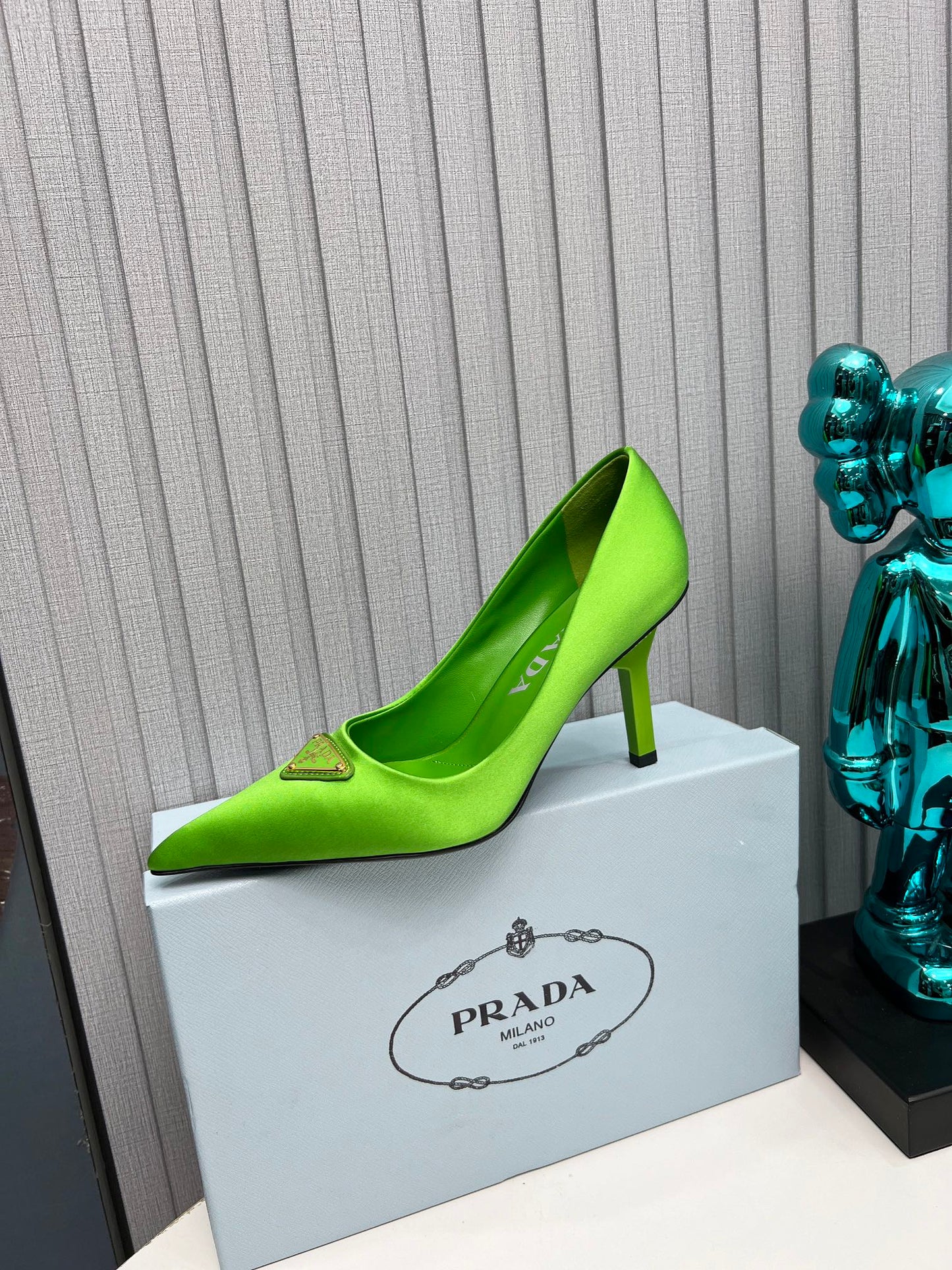 HIGH-HEEL PUMPS IN THYME GREEN SATIN - 34