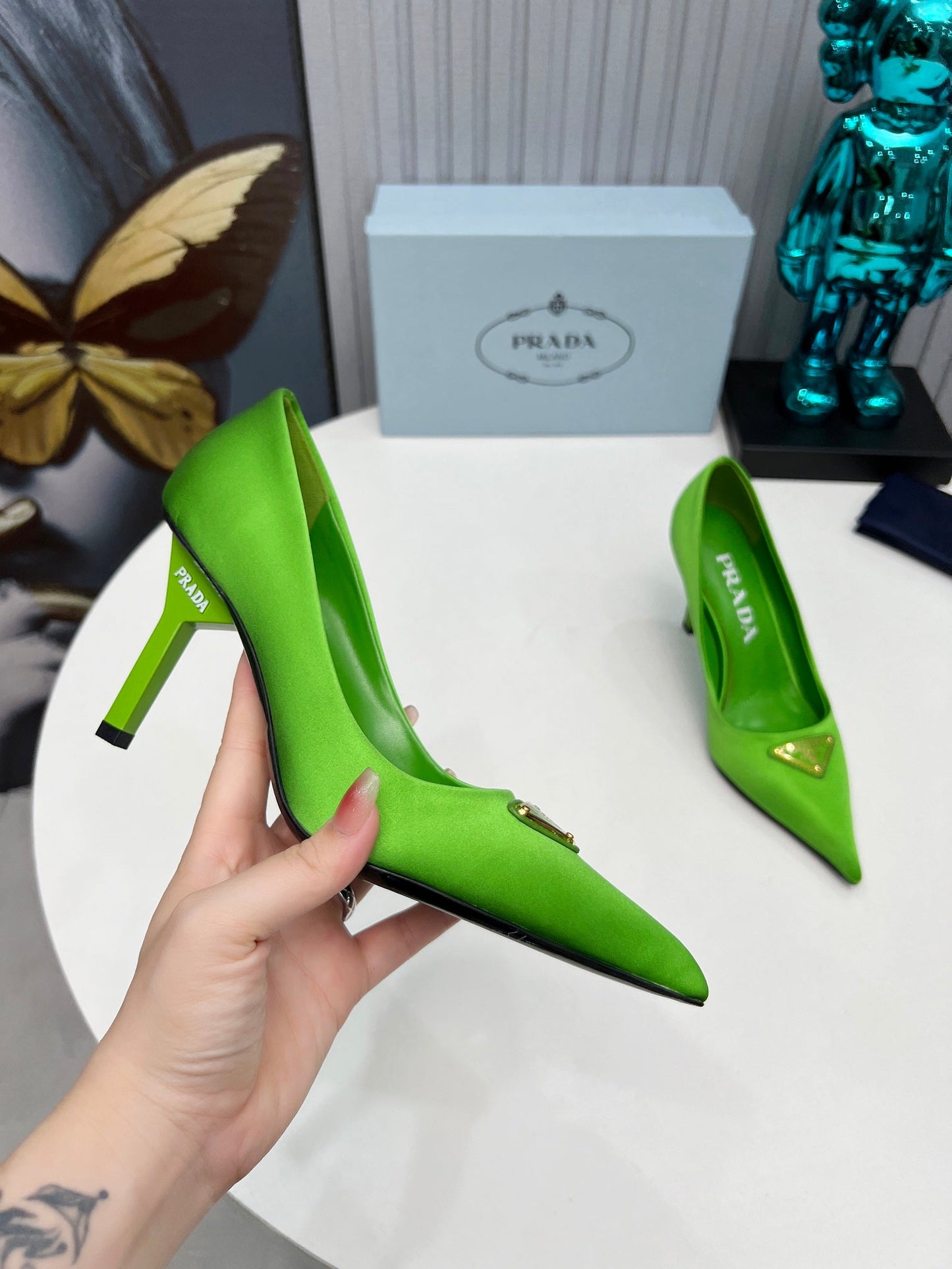 HIGH-HEEL PUMPS IN THYME GREEN SATIN - 34