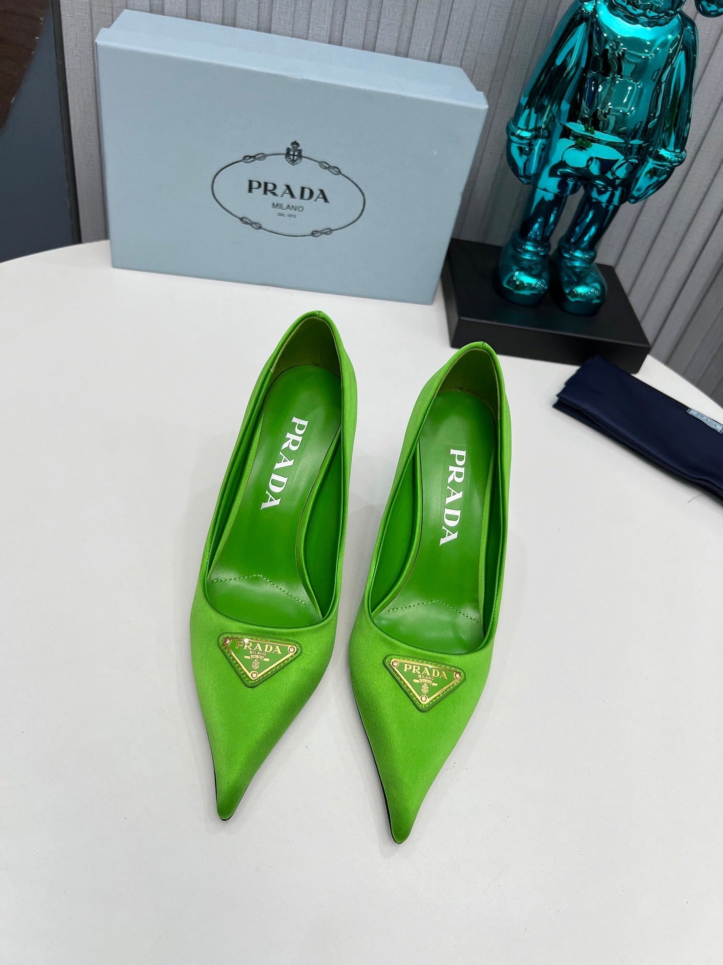 HIGH-HEEL PUMPS IN THYME GREEN SATIN - 34