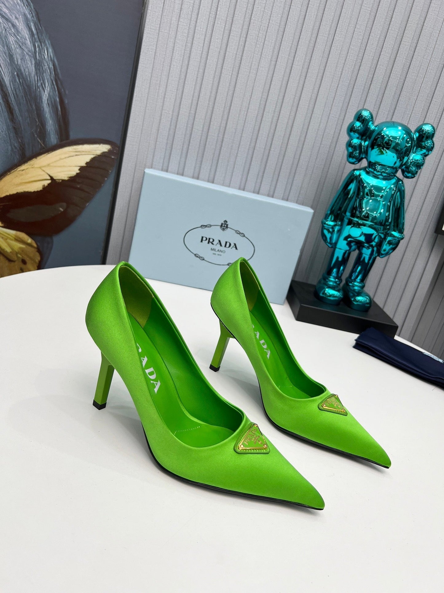 HIGH-HEEL PUMPS IN THYME GREEN SATIN - 34