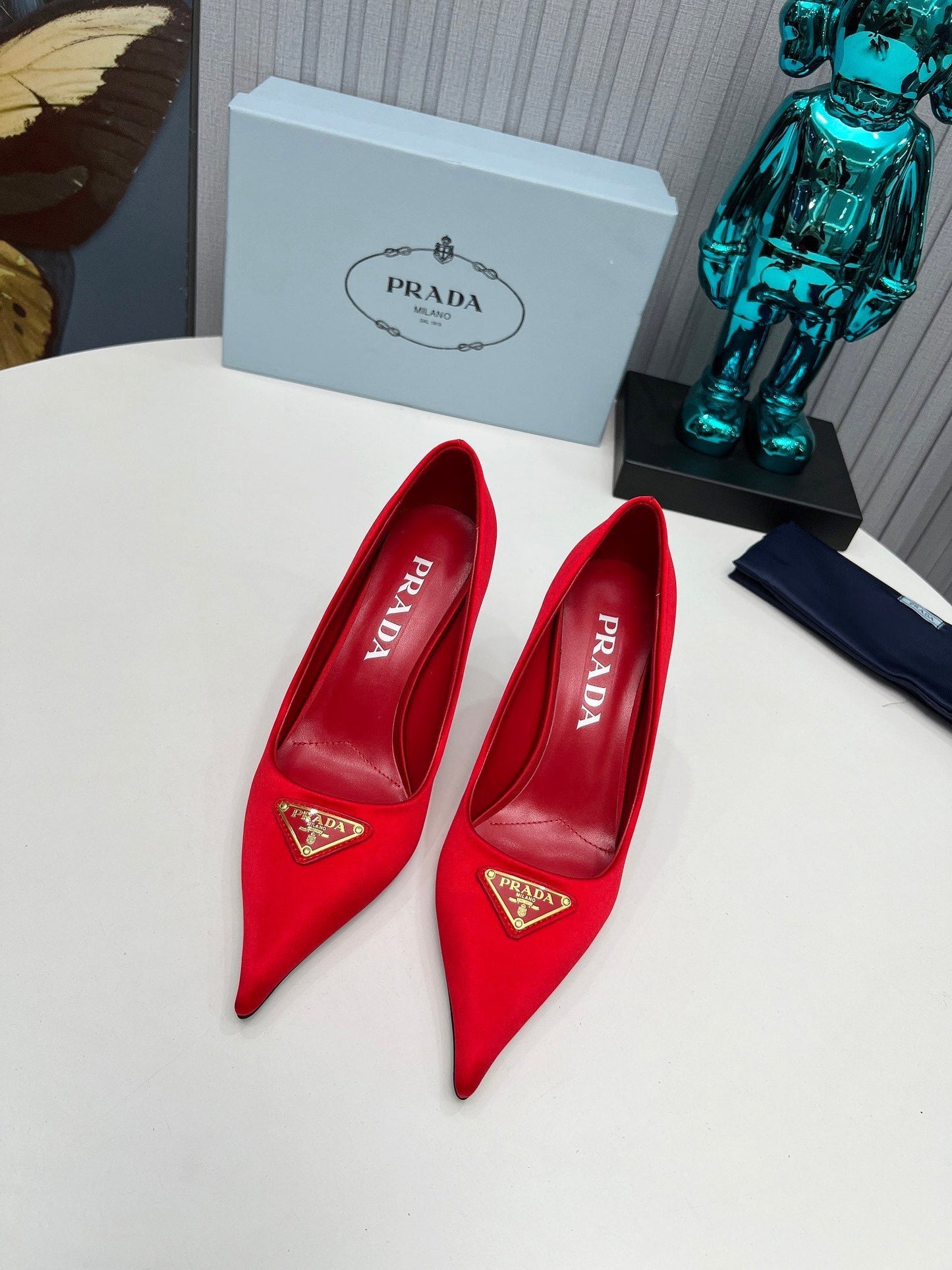 HIGH-HEEL PUMPS IN RED SATIN - 34