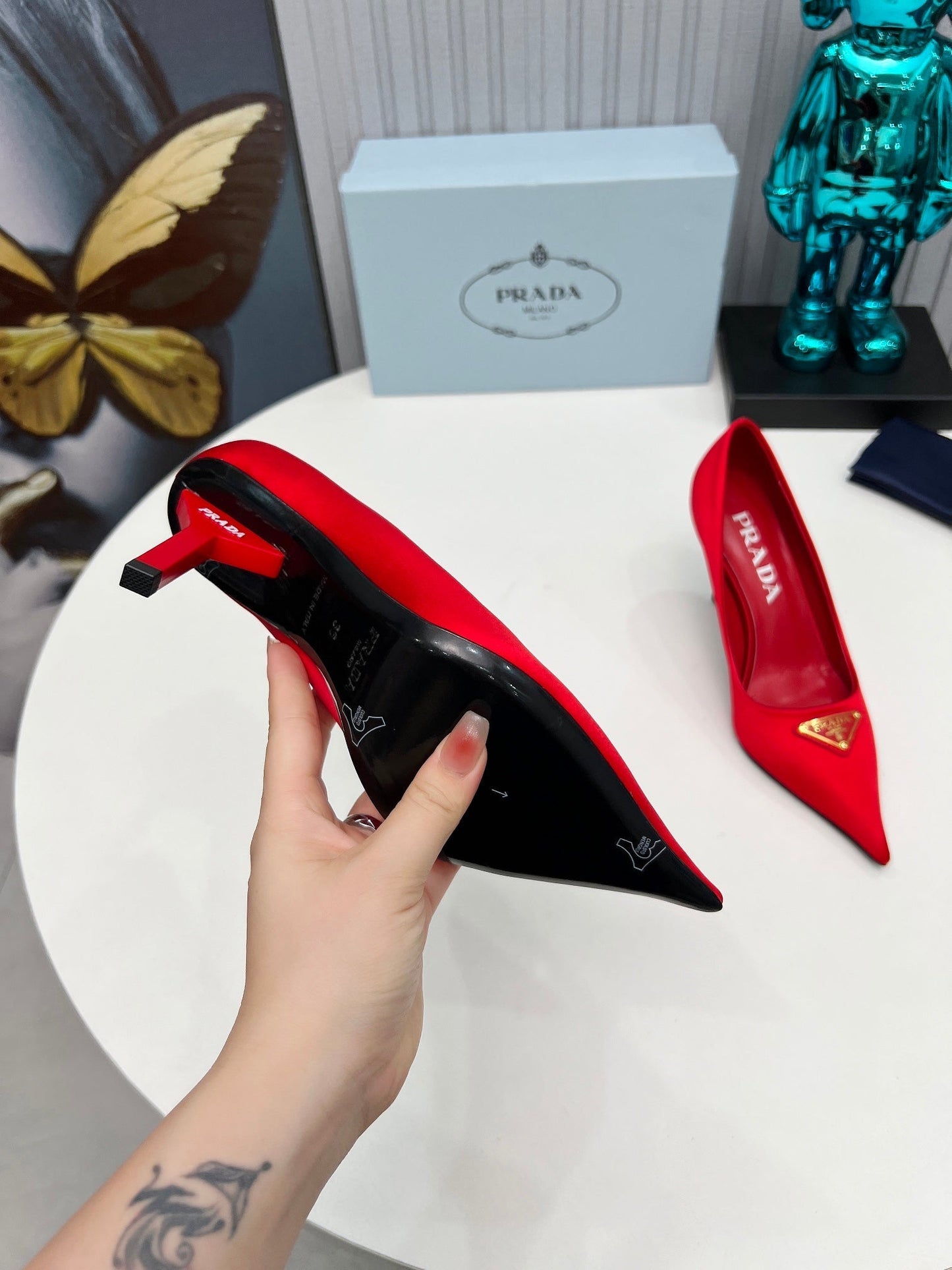 HIGH-HEEL PUMPS IN RED SATIN - 34