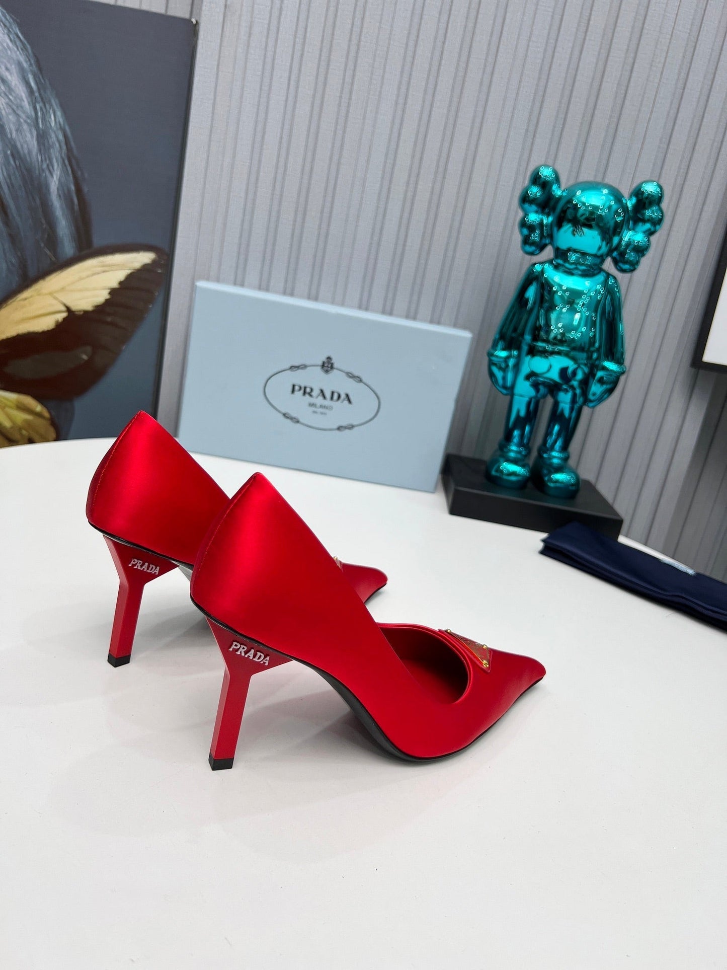 HIGH-HEEL PUMPS IN RED SATIN - 34