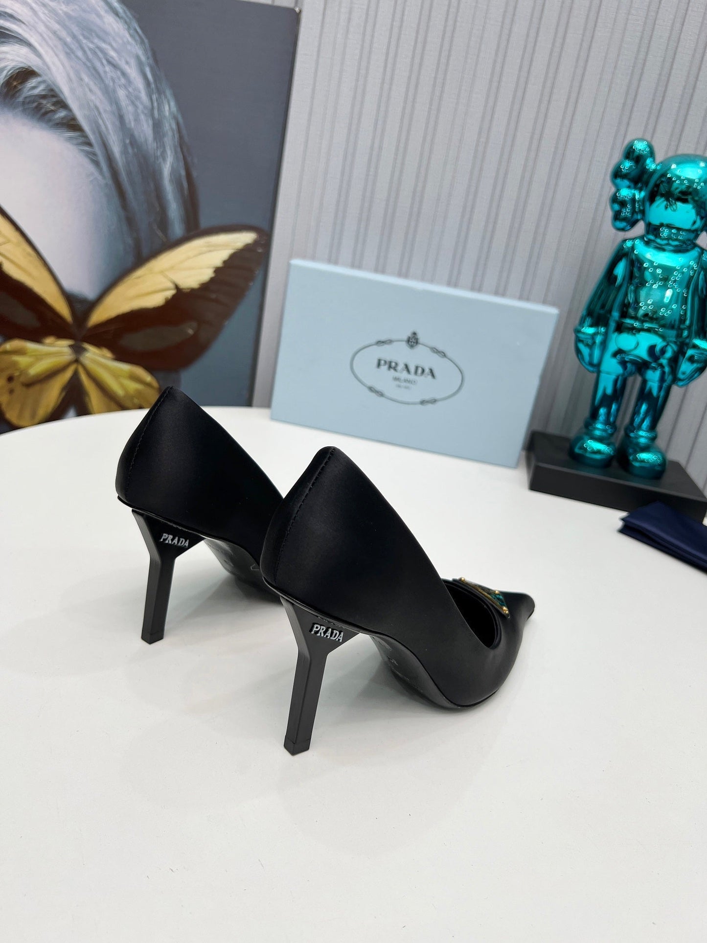 HIGH-HEEL PUMPS IN BLACK SATIN - 34