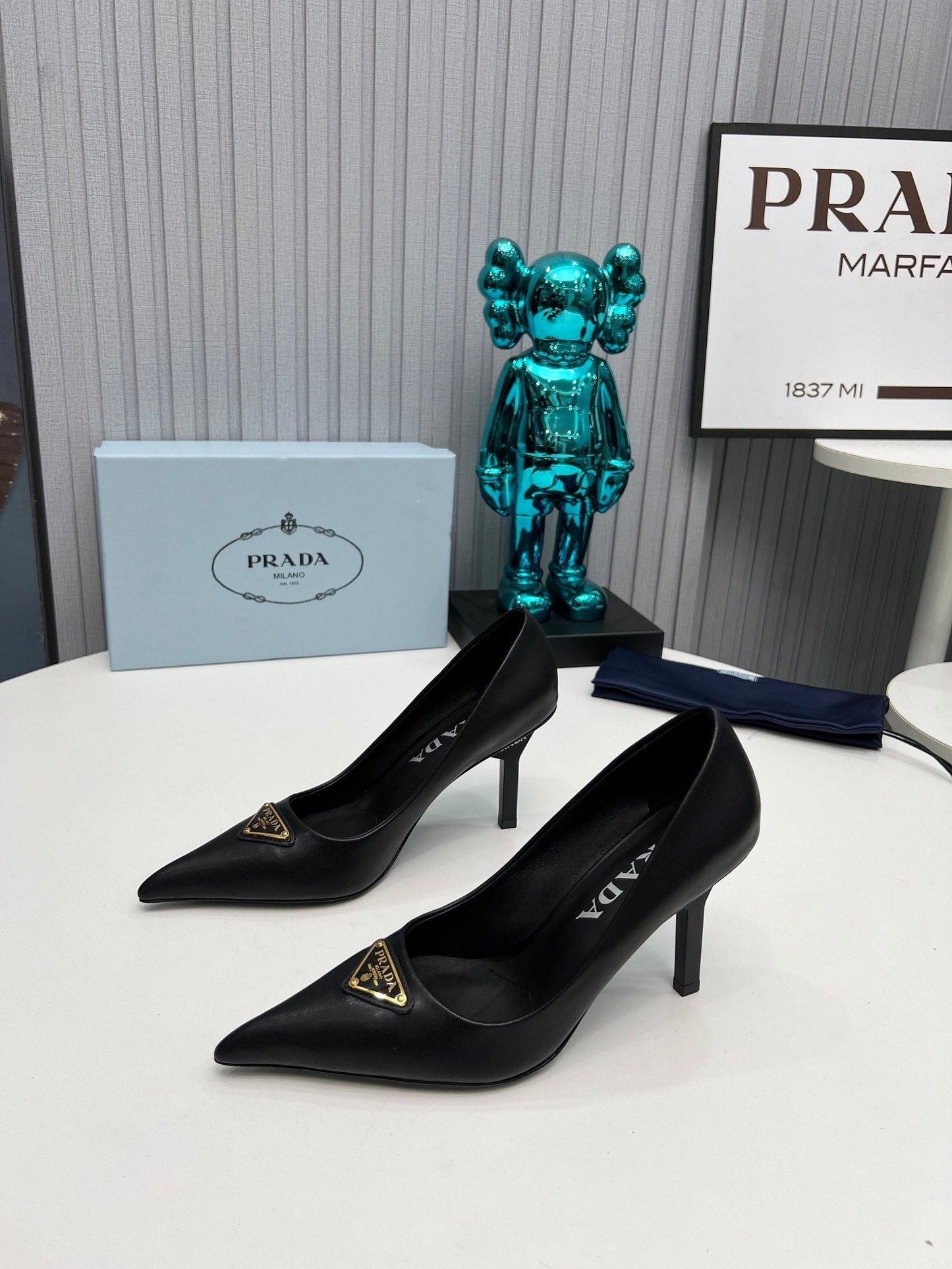 HIGH-HEEL PUMPS IN BLACK SHEEPSKIN - 34