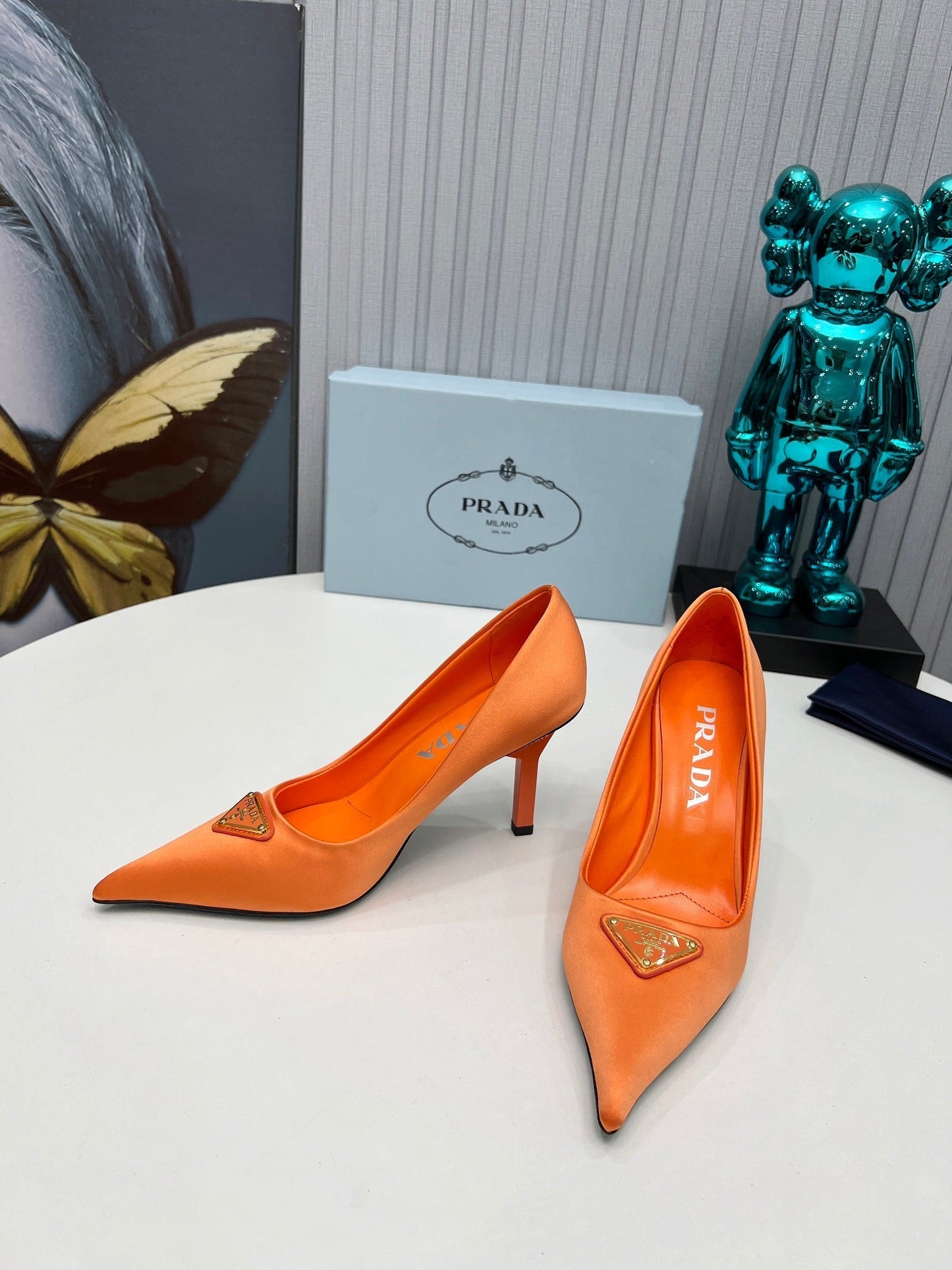 HIGH-HEEL PUMPS IN PUMPSKIN ORANGE SATIN - 34