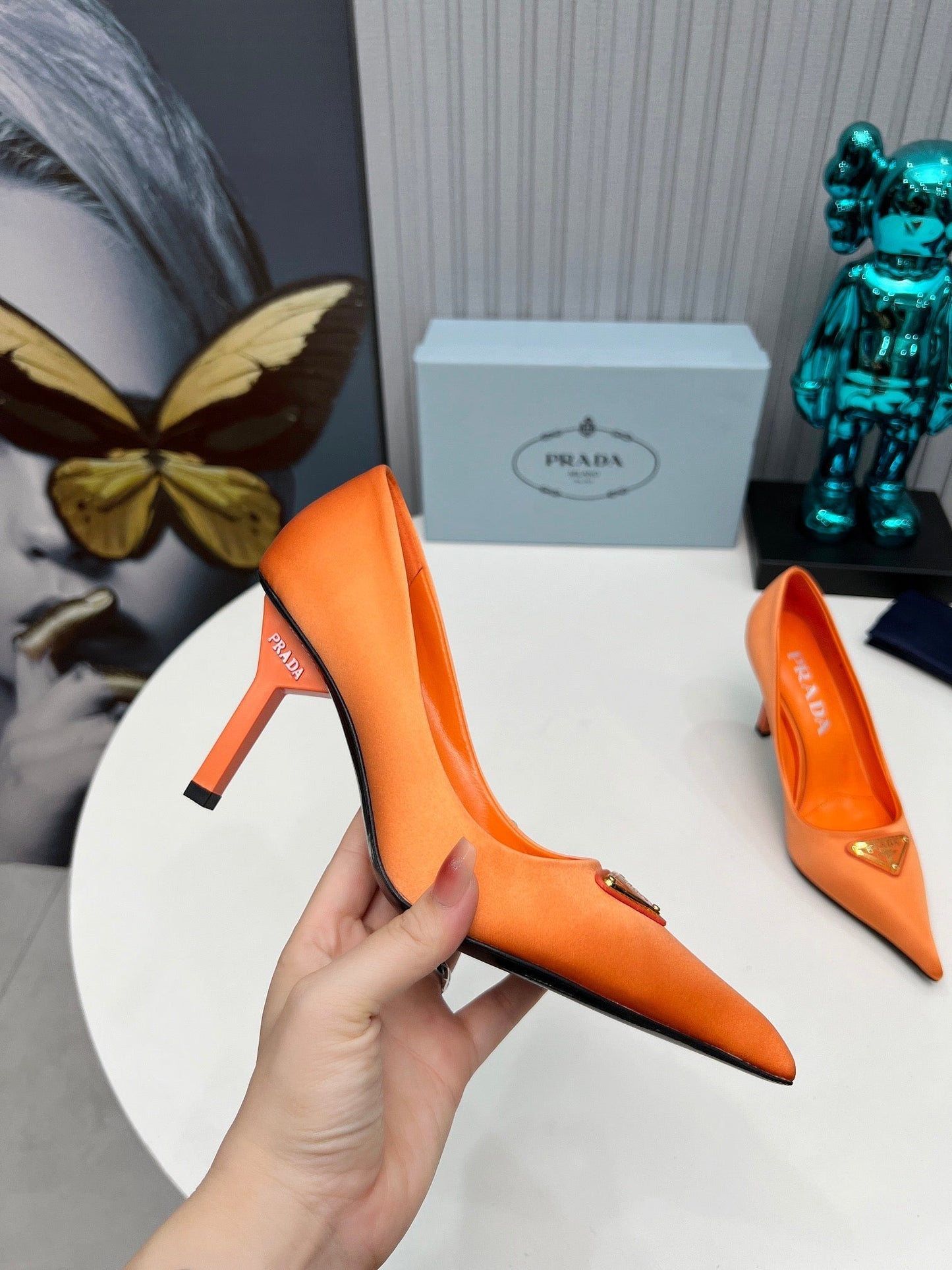 HIGH-HEEL PUMPS IN PUMPSKIN ORANGE SATIN - 34
