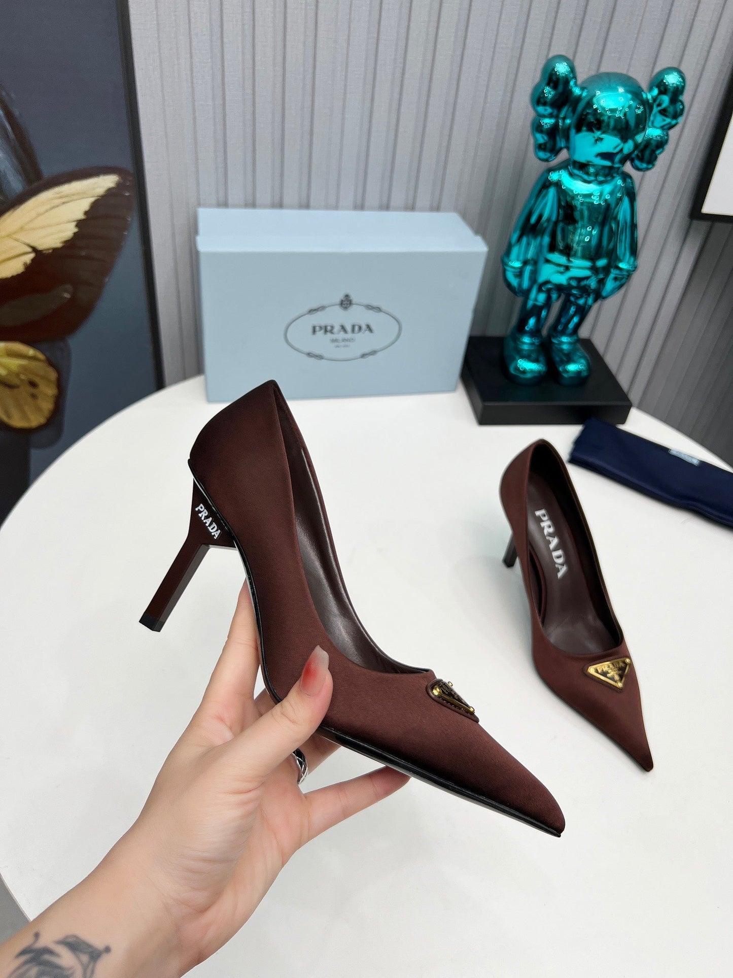 HIGH-HEEL PUMPS IN CHOCOLATE BROWN SATIN - 34