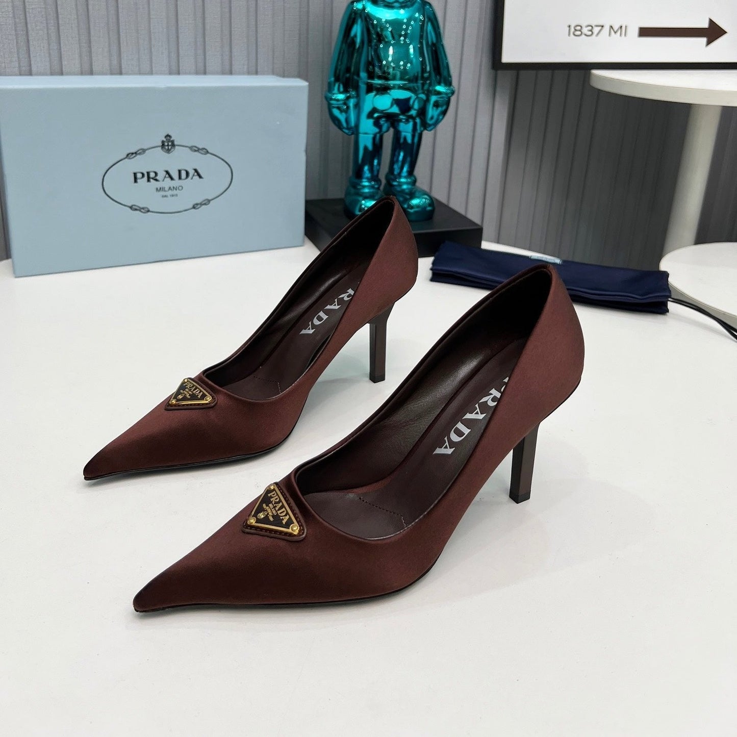 HIGH-HEEL PUMPS IN CHOCOLATE BROWN SATIN - 34