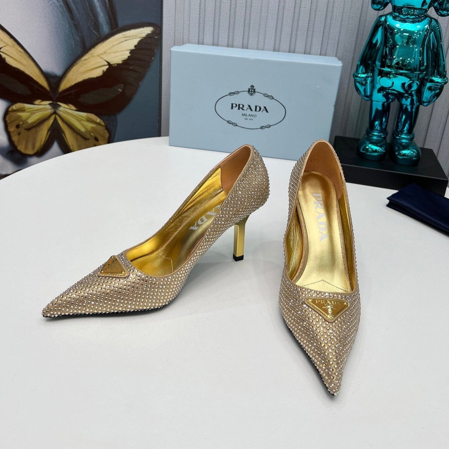 CRYSTAL HIGH-HEEL PUMPS IN GOLD SATIN WITH TRIANGLE LOGO - 34