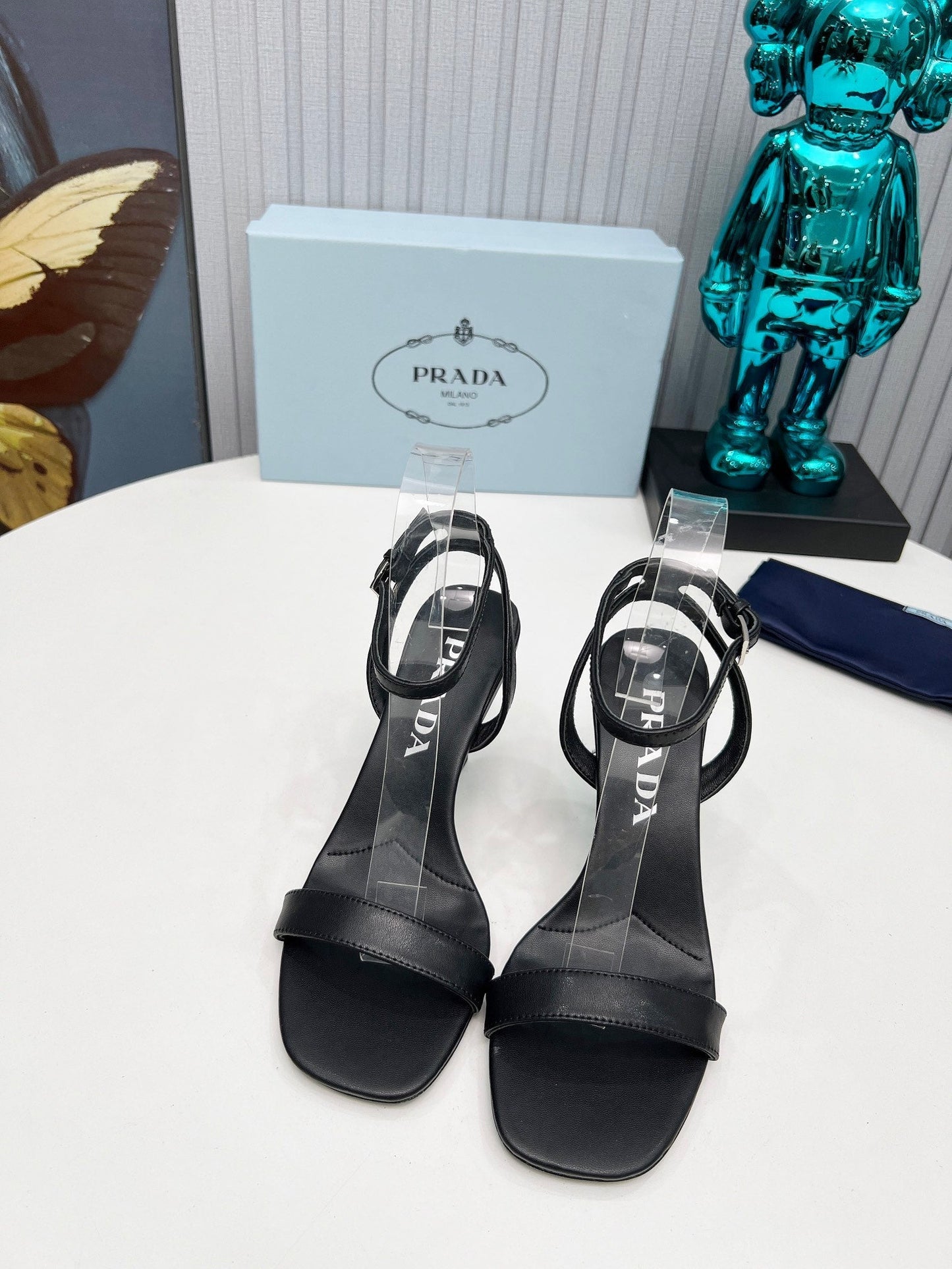 БОСОНІЖКИ PRADA 26S НА ШПИЛЬЦІ 80 ММ З РЕМІНЦЕМ НА ЩИКОЛОТЦІ З ЧОРНОЇ ТЕЛЯЧОЇ ШКІРИ
