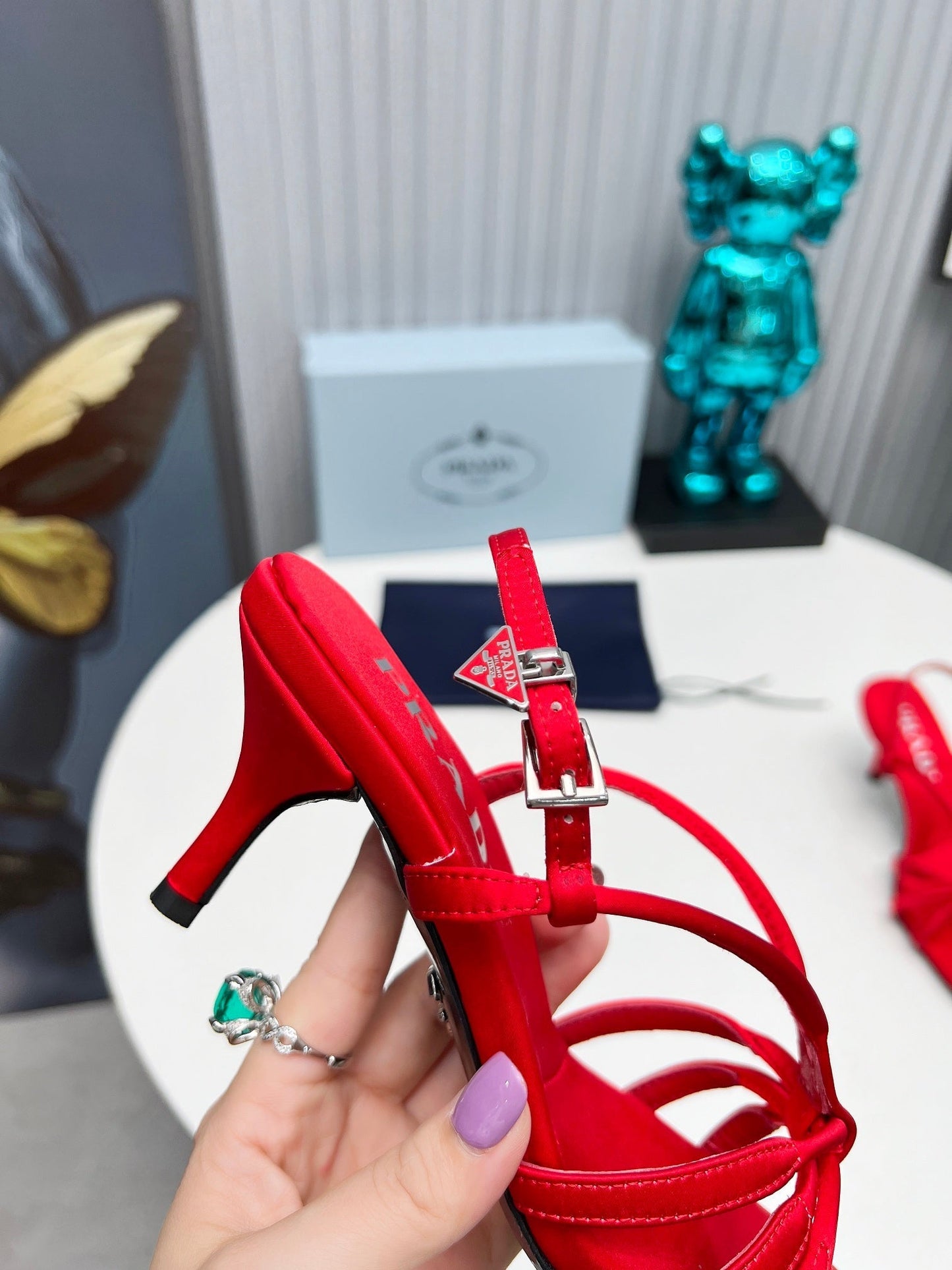 БОСОНІЖКИ PRADA 26S НА ШПИЛЬЦІ 60 ММ З ТЕМНО-ЧЕРВОНОГО АТЛАСУ