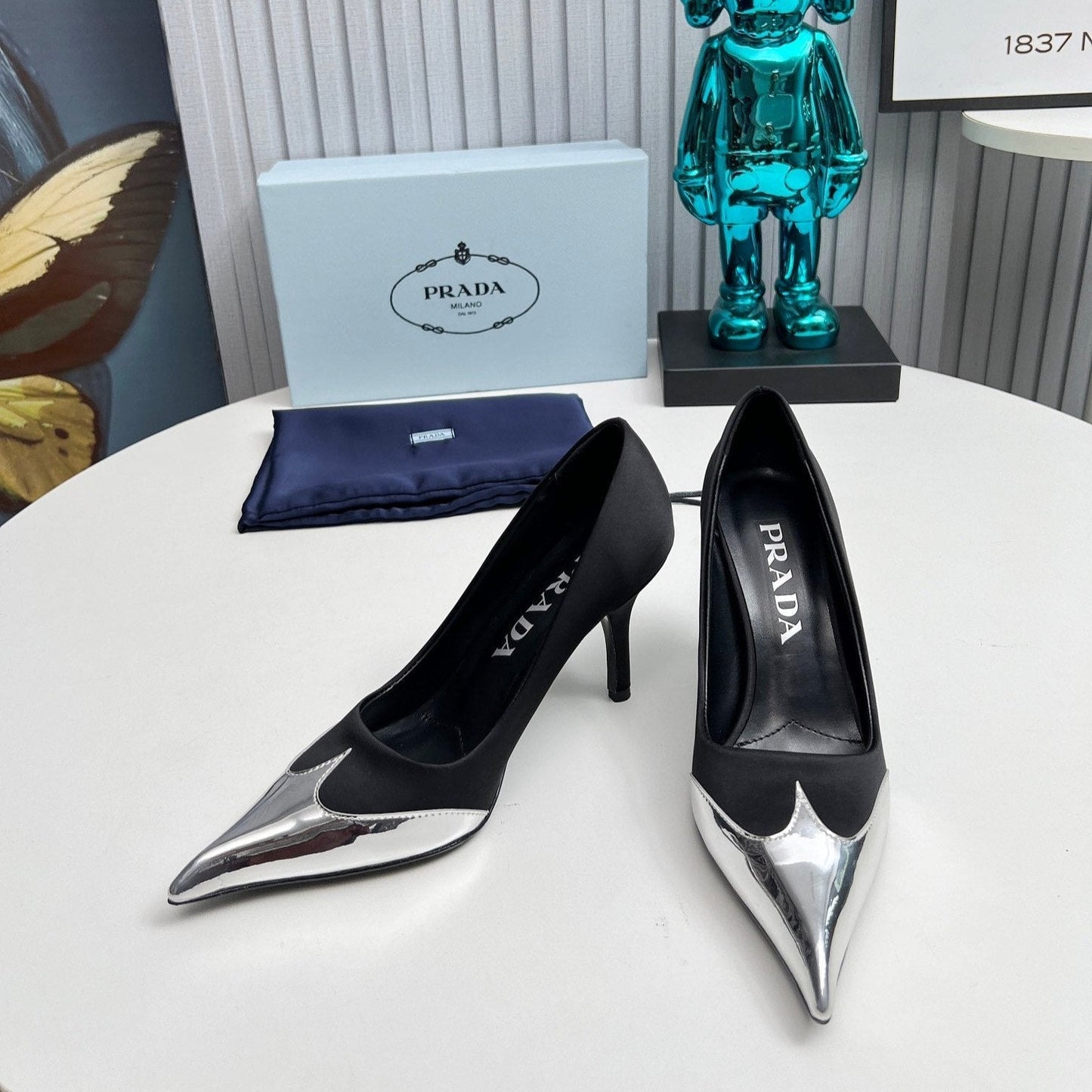 HIGH POINTED-TOE PUMPS IN BLACK MIX SILVER SATIN - 35