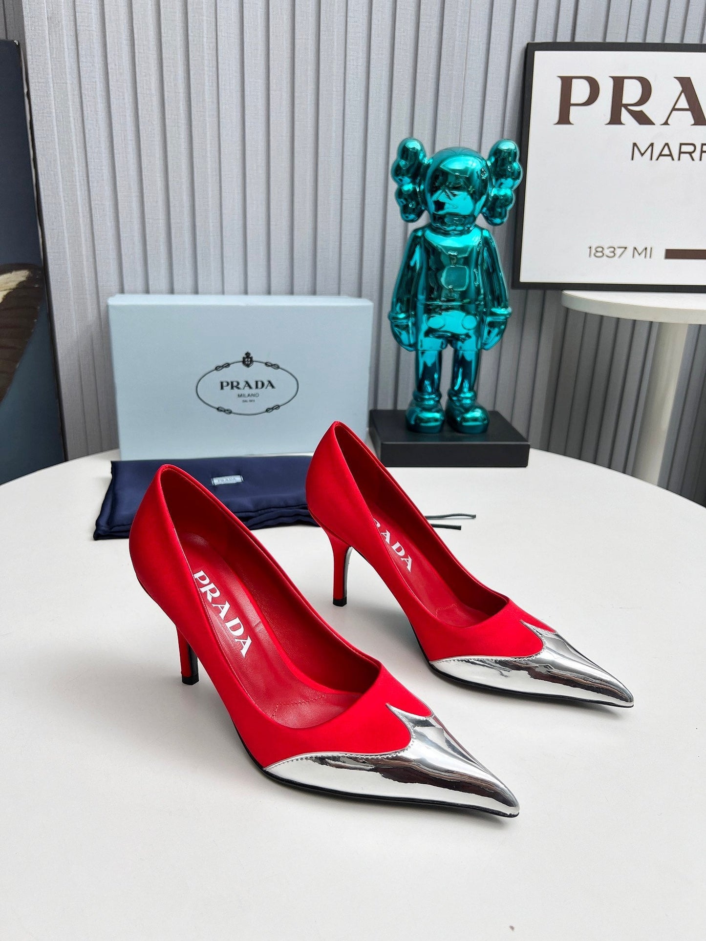 HIGH POINTED-TOE PUMPS IN RED MIX SILVER SATIN - 35