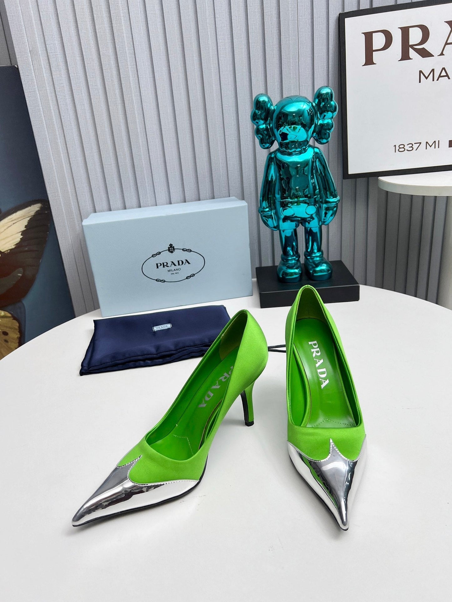 HIGH POINTED-TOE PUMPS IN LIME GREEN MIX SILVER SATIN - 35