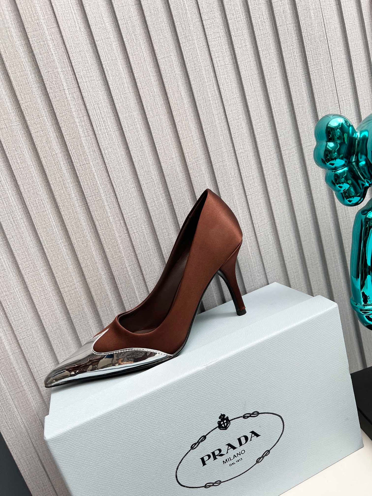 HIGH POINTED-TOE PUMPS IN CHOCOLATE MIX SILVER SATIN - 35