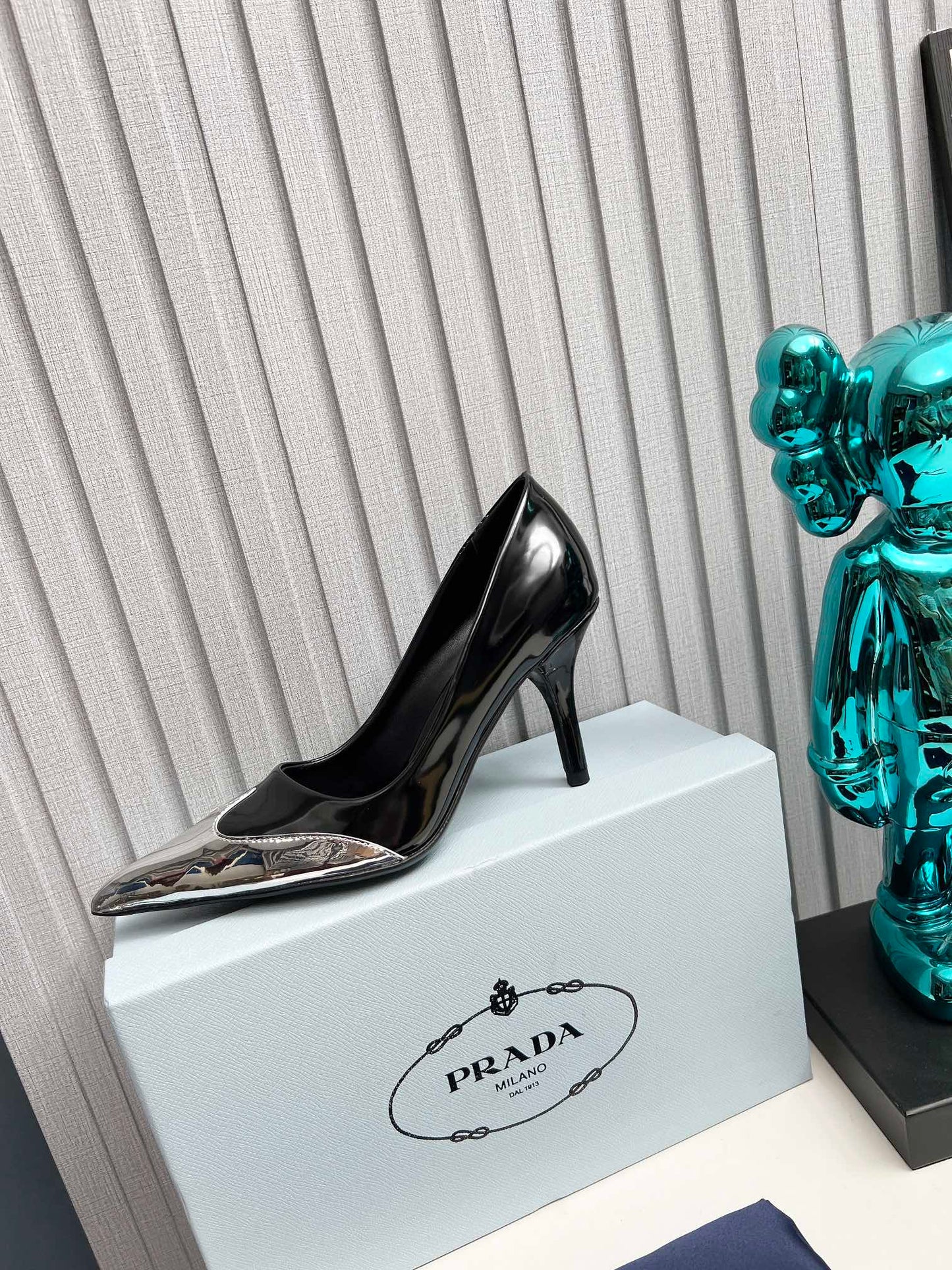 HIGH POINTED-TOE PUMPS IN SILVER MIX BLACK GLOSSY CALFSKIN - 35
