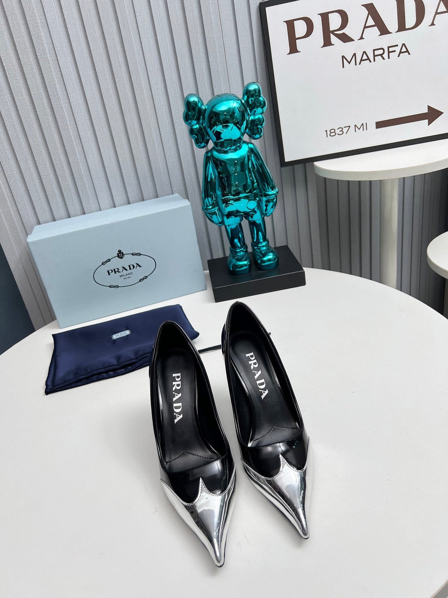 HIGH POINTED-TOE PUMPS IN SILVER MIX BLACK GLOSSY CALFSKIN - 35