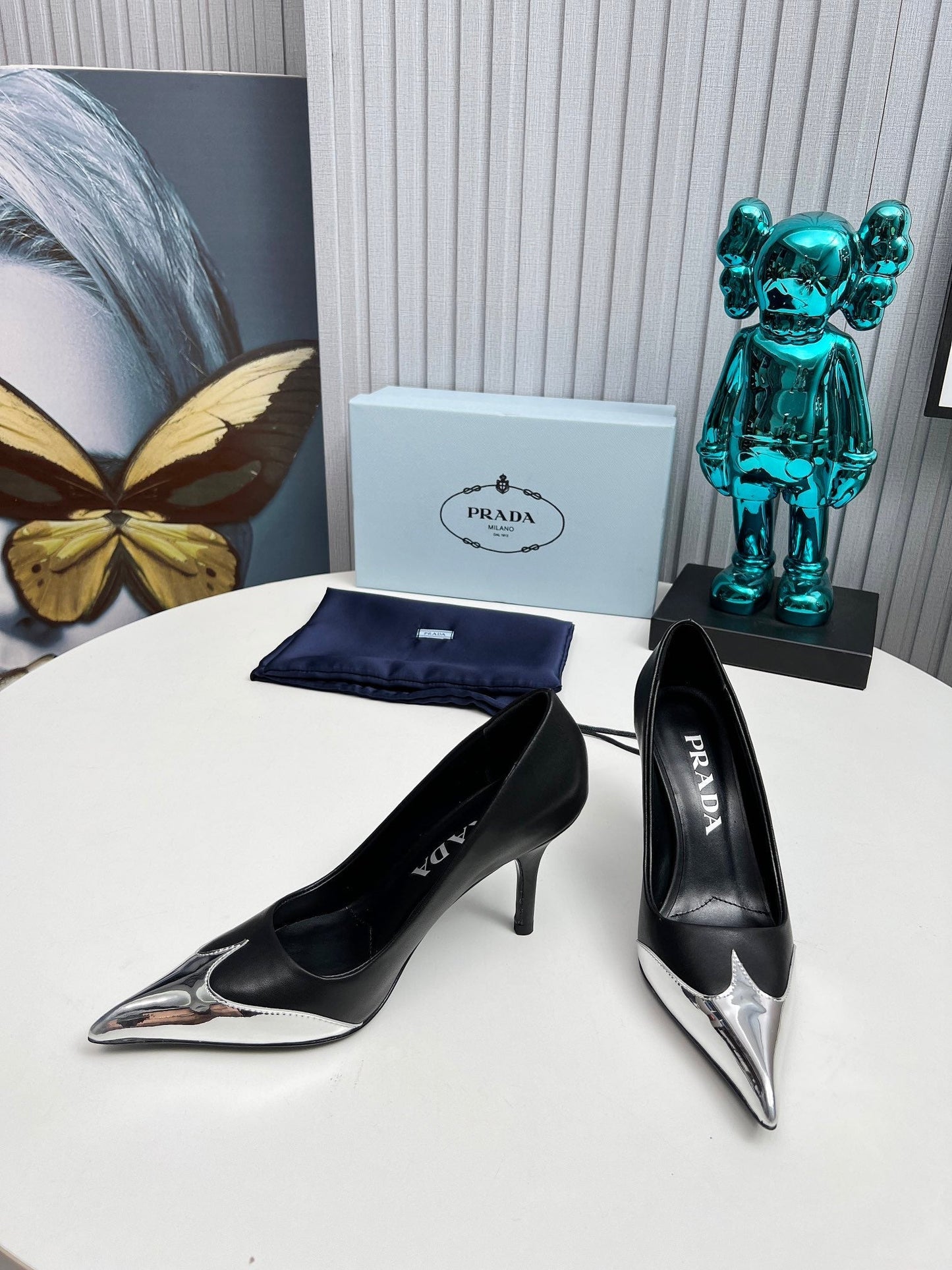 HIGH POINTED-TOE PUMPS IN SILVER MIX BLACK CALFSKIN - 35