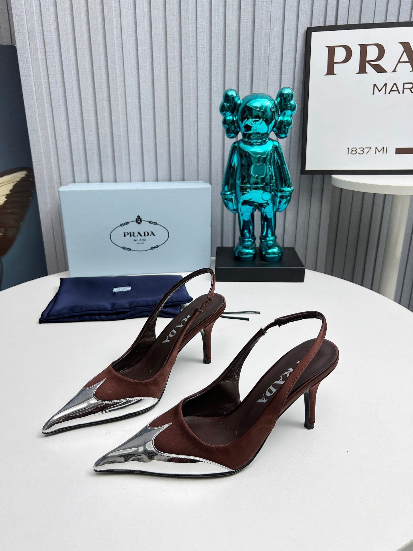 HIGH SLING BACK PUMPS IN SILVER MIX CHOCOLATE SATIN - 35