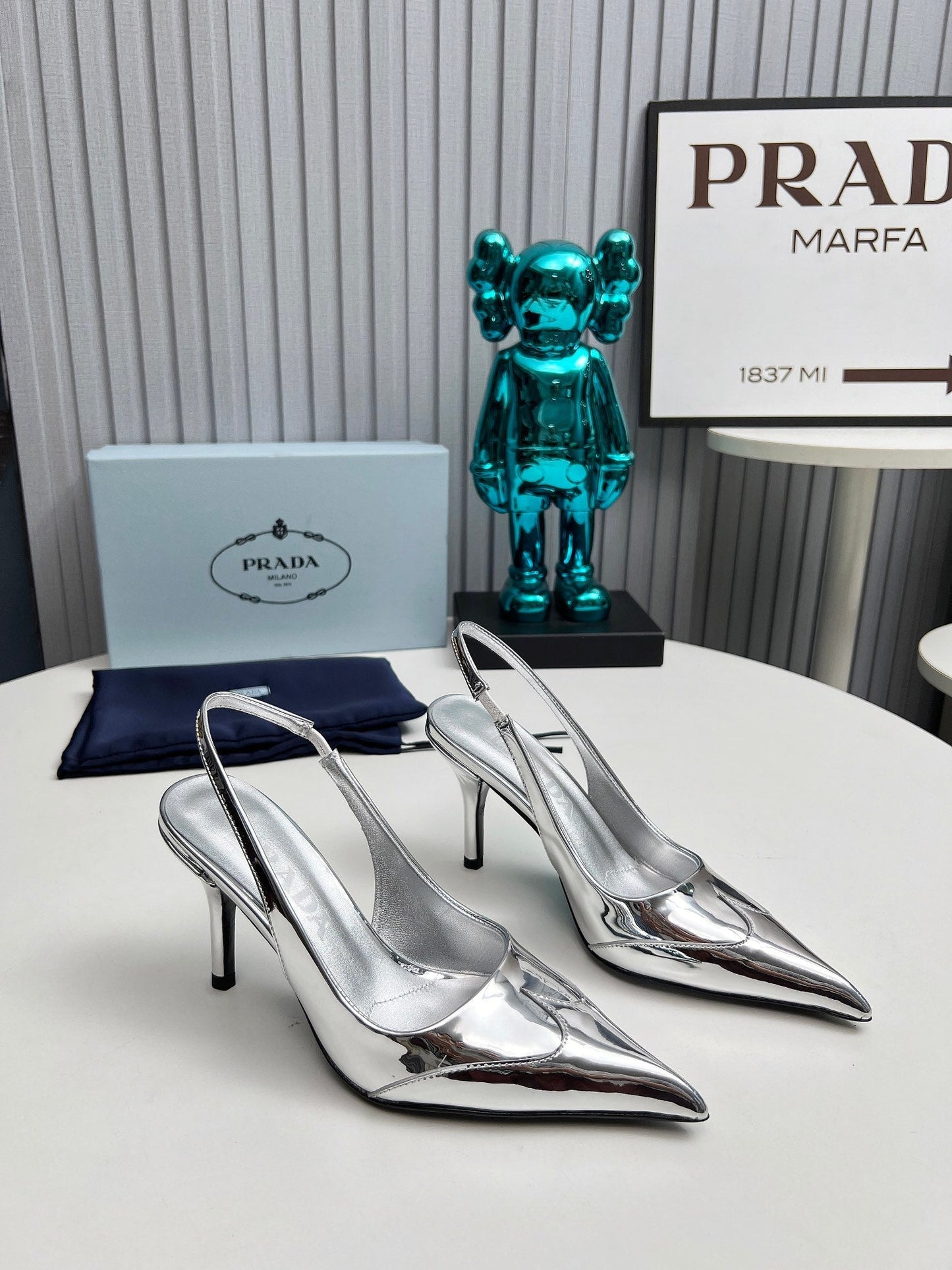 HIGH SLING BACK PUMPS IN SILVER GLOSSY CALFSKIN - 35